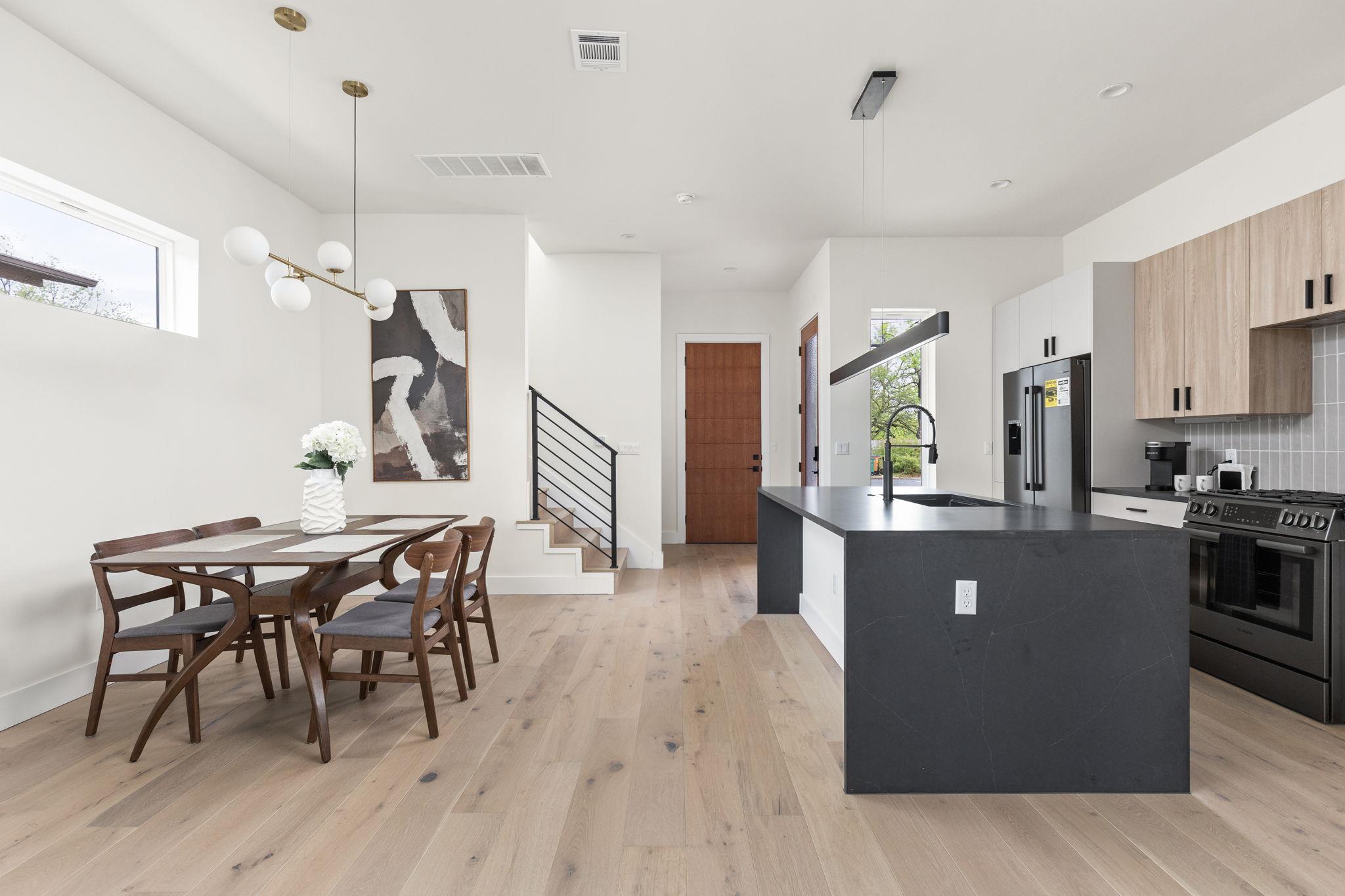 1402 Summit St # A, Austin, TX 78741