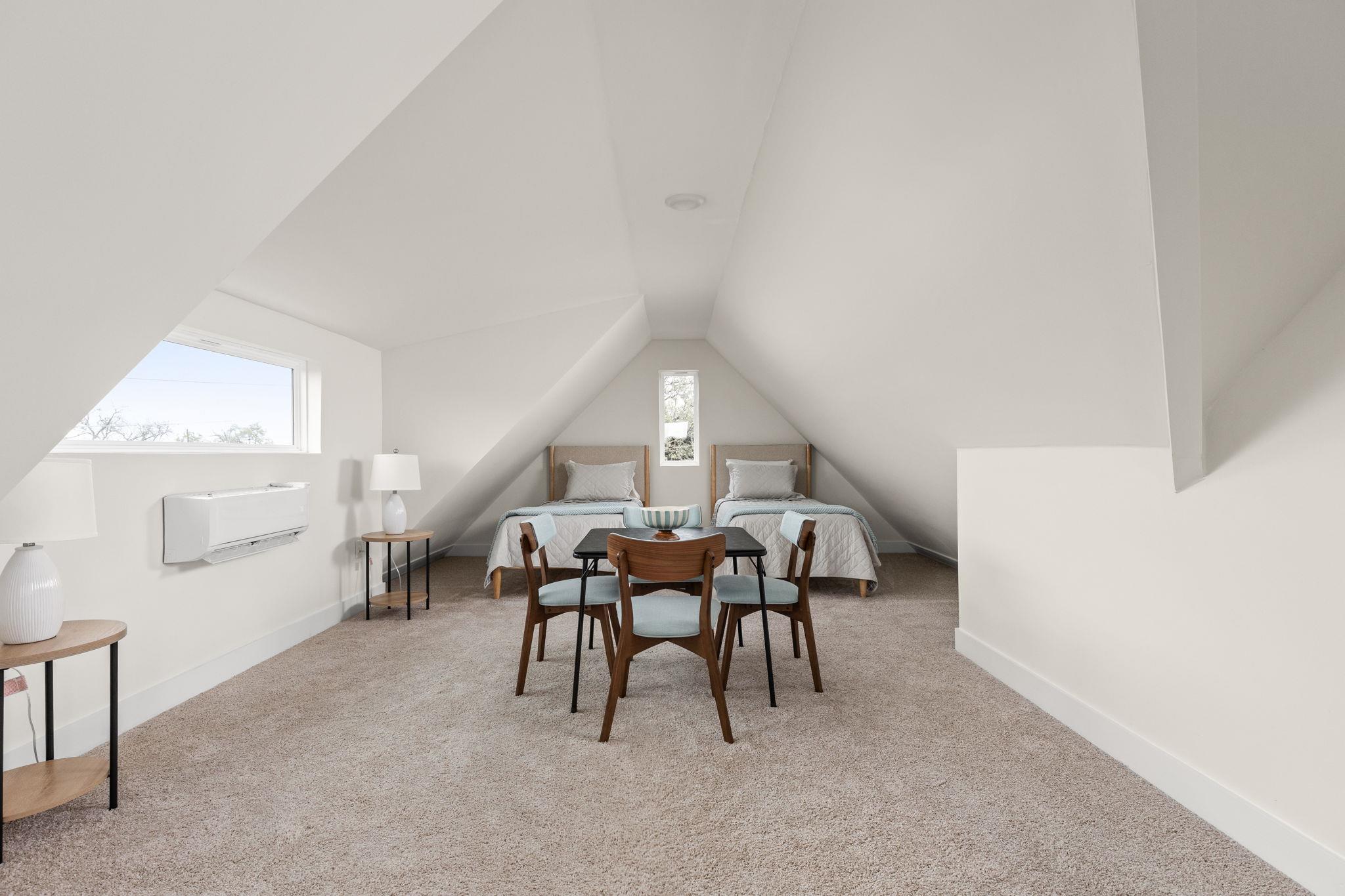 1402 Summit St # A, Austin, TX 78741