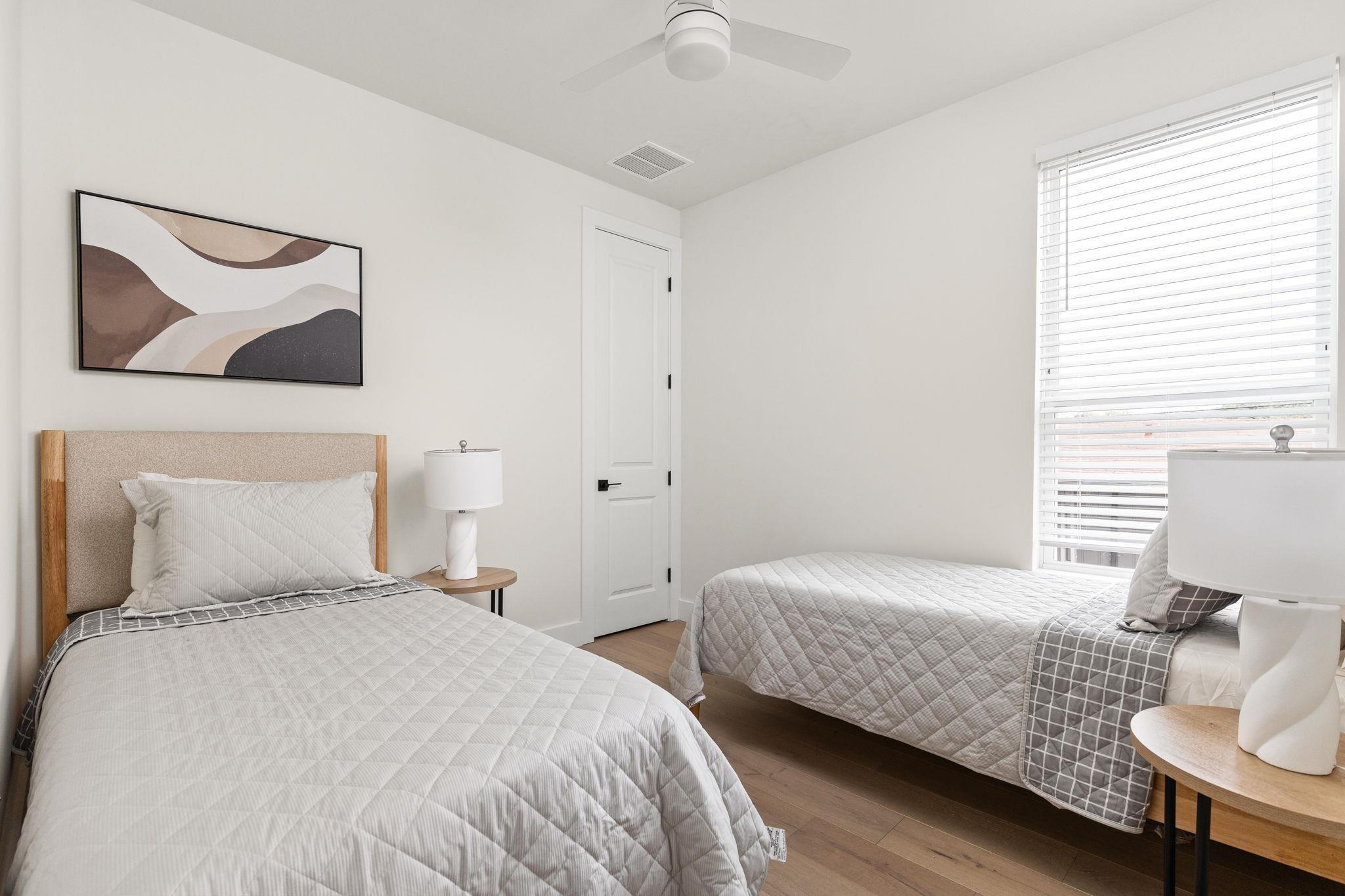 1402 Summit St # A, Austin, TX 78741