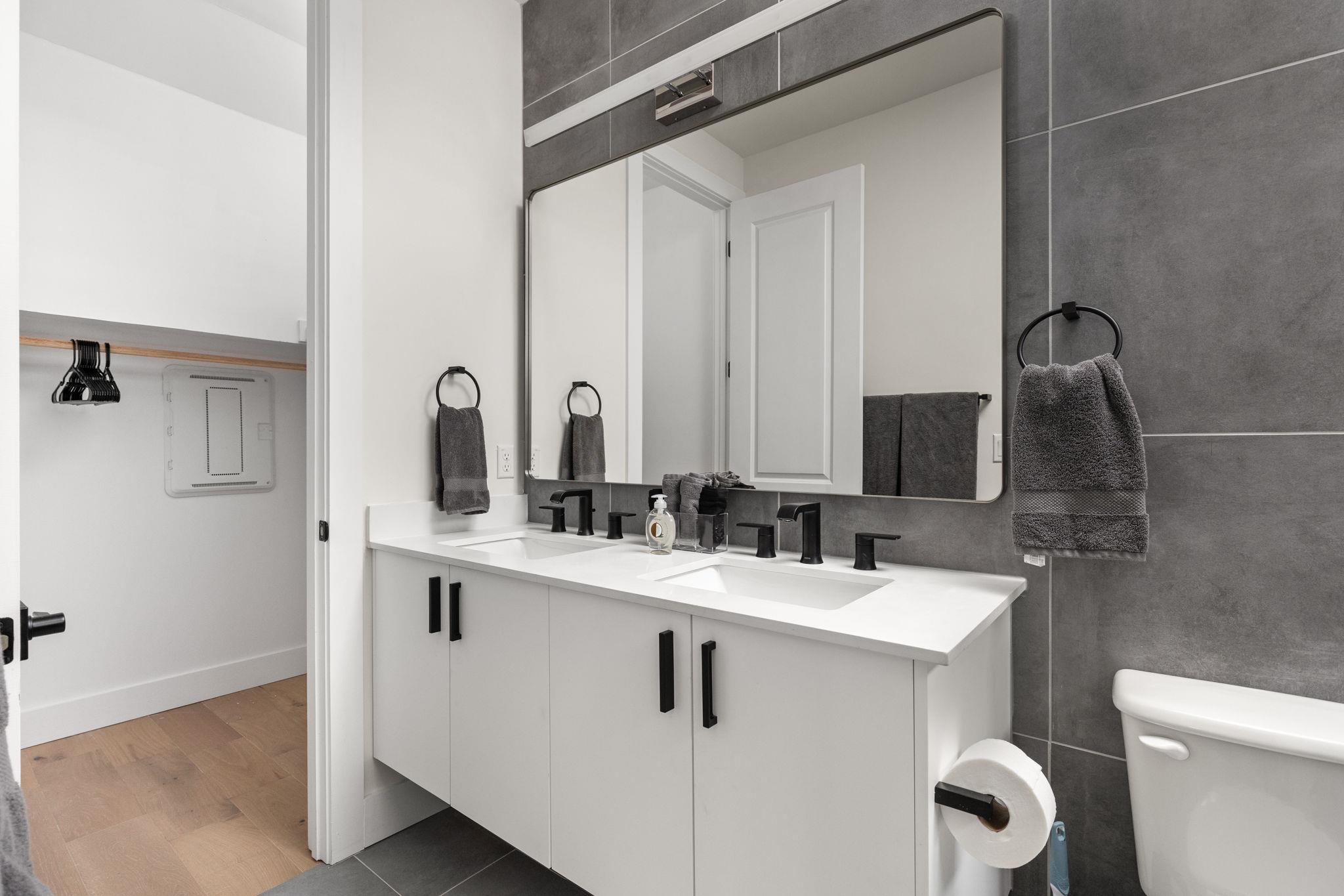 1402 Summit St # A, Austin, TX 78741