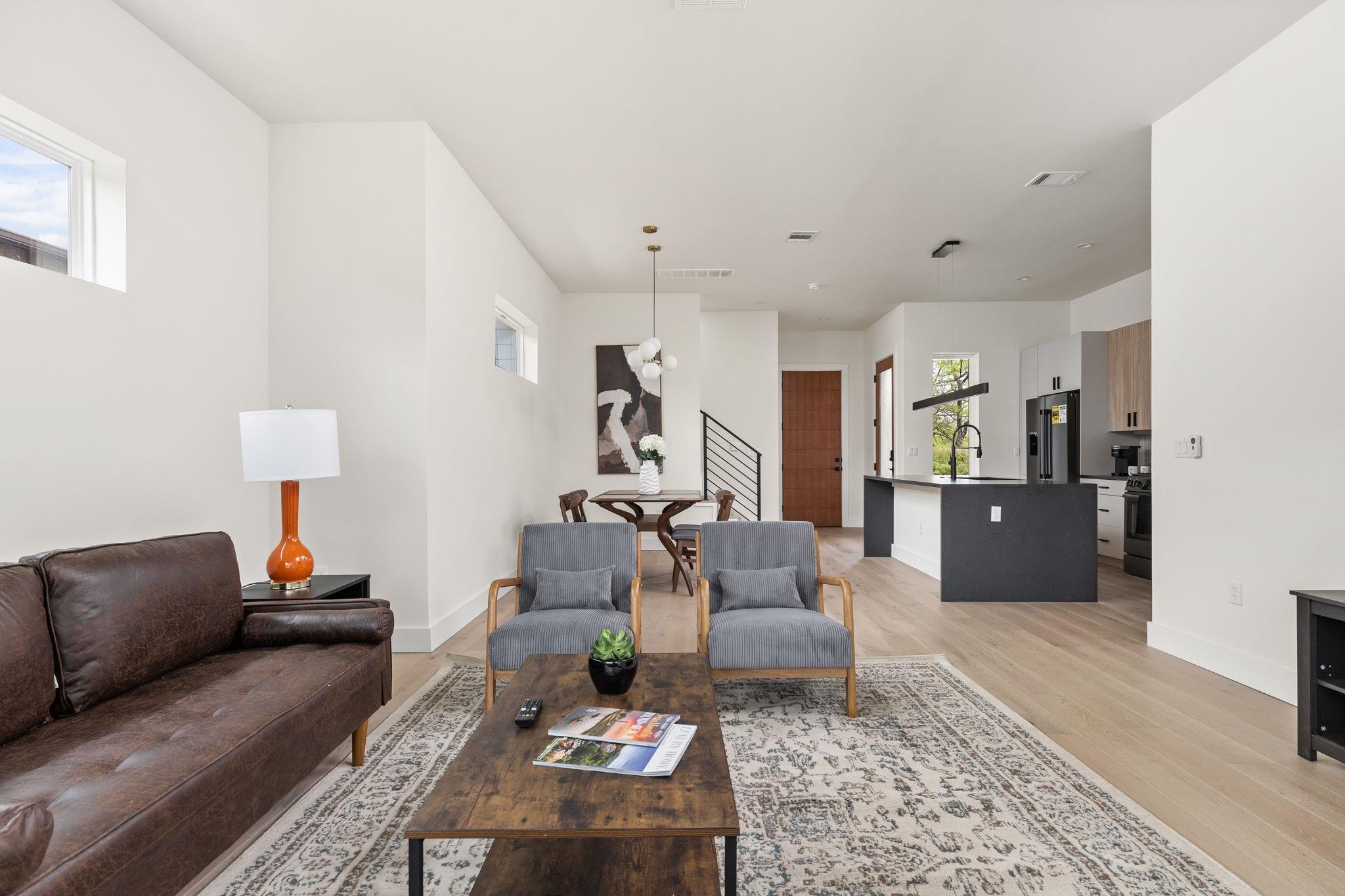 1402 Summit St # A, Austin, TX 78741