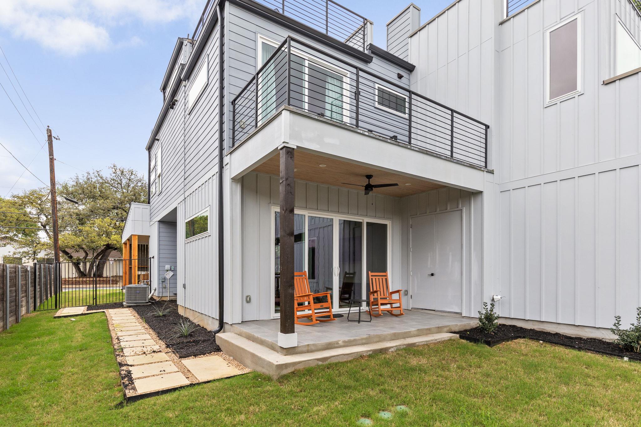1402 Summit St # A, Austin, TX 78741