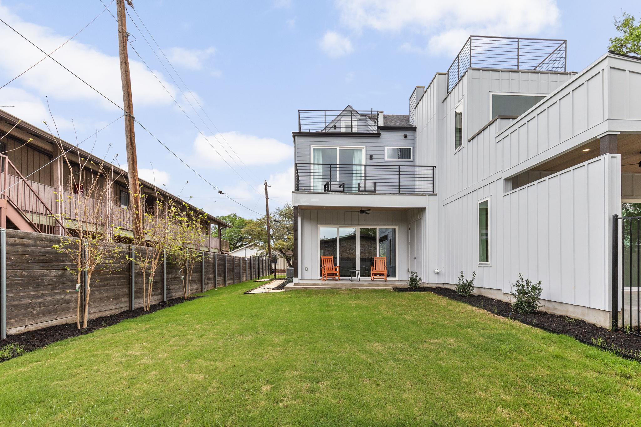 1402 Summit St # A, Austin, TX 78741