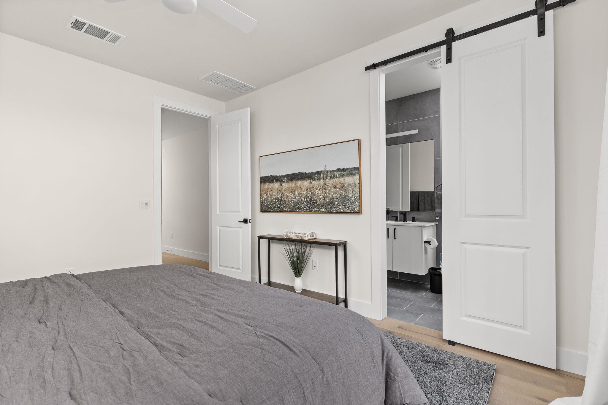 1402 Summit St # A, Austin, TX 78741