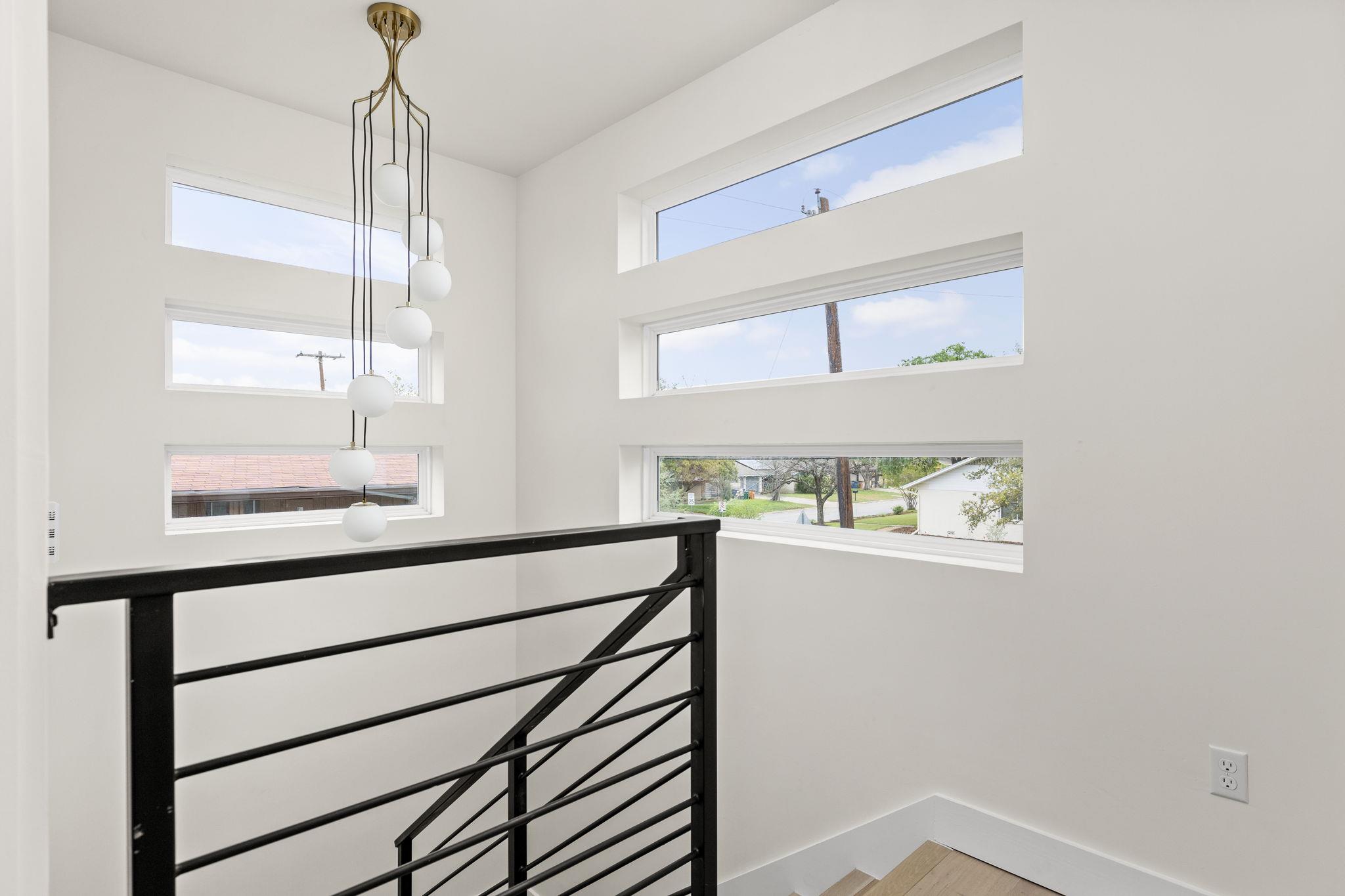 1402 Summit St # A, Austin, TX 78741