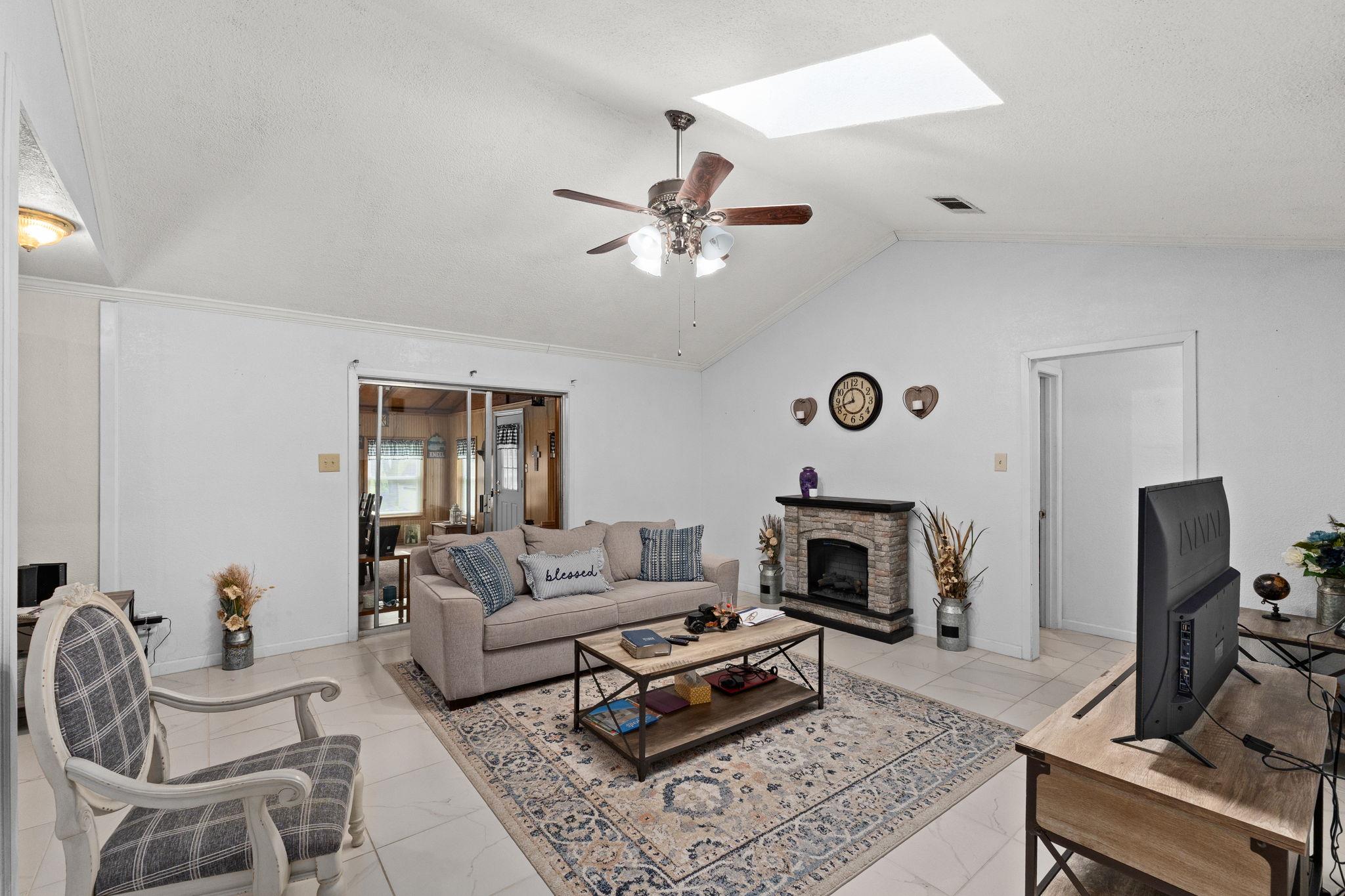 107 Hardeman St, Copperas Cove, TX 76522