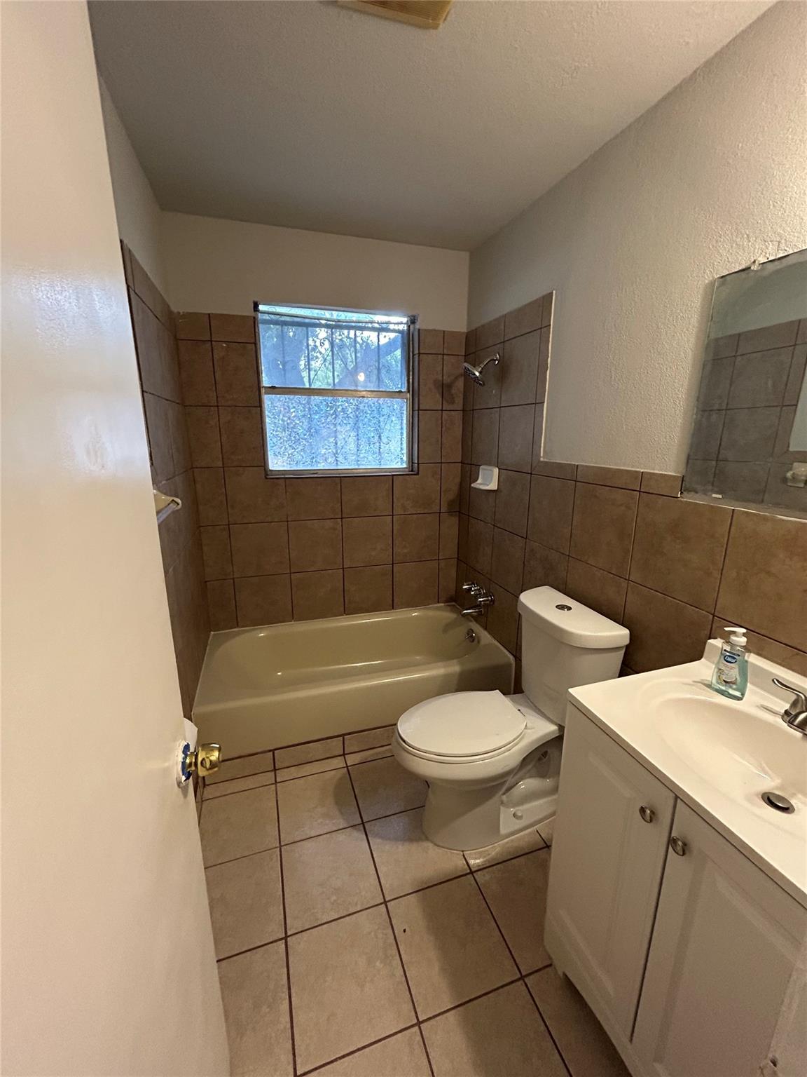 2765 Lyons Rd, Austin, TX 78702