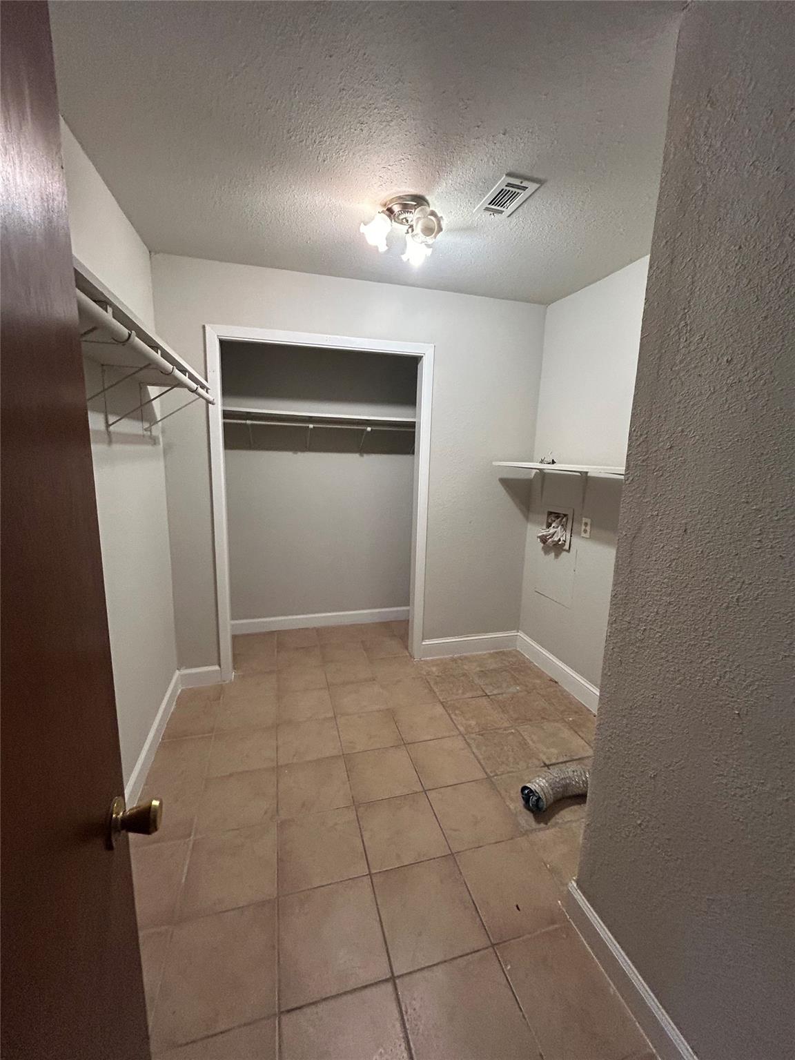 2765 Lyons Rd, Austin, TX 78702