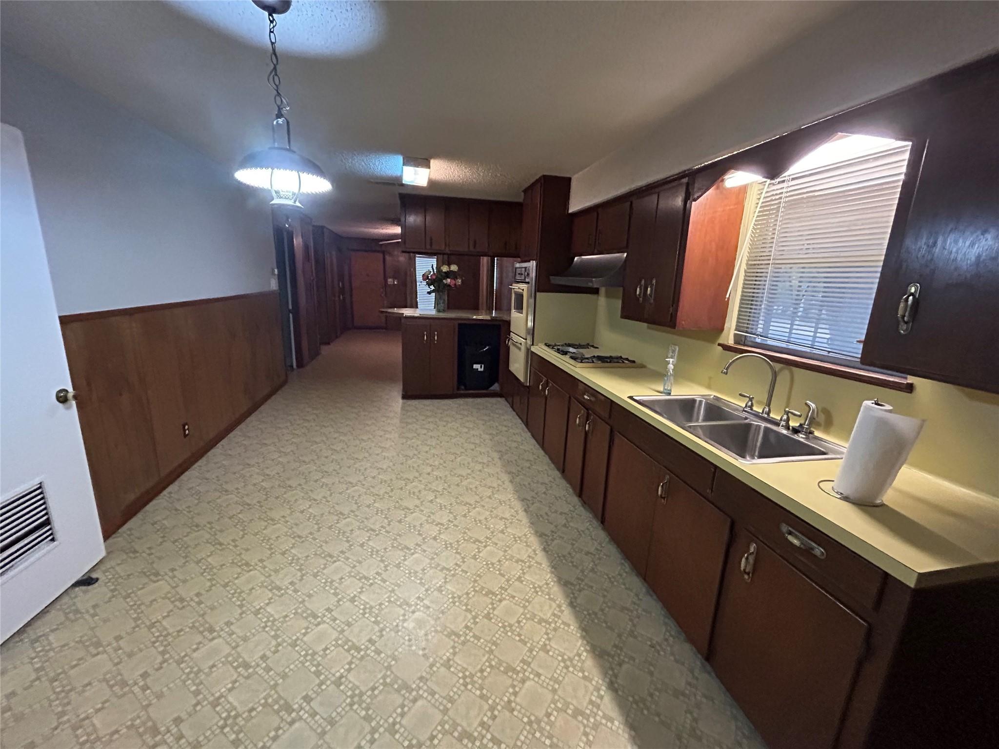 2765 Lyons Rd, Austin, TX 78702