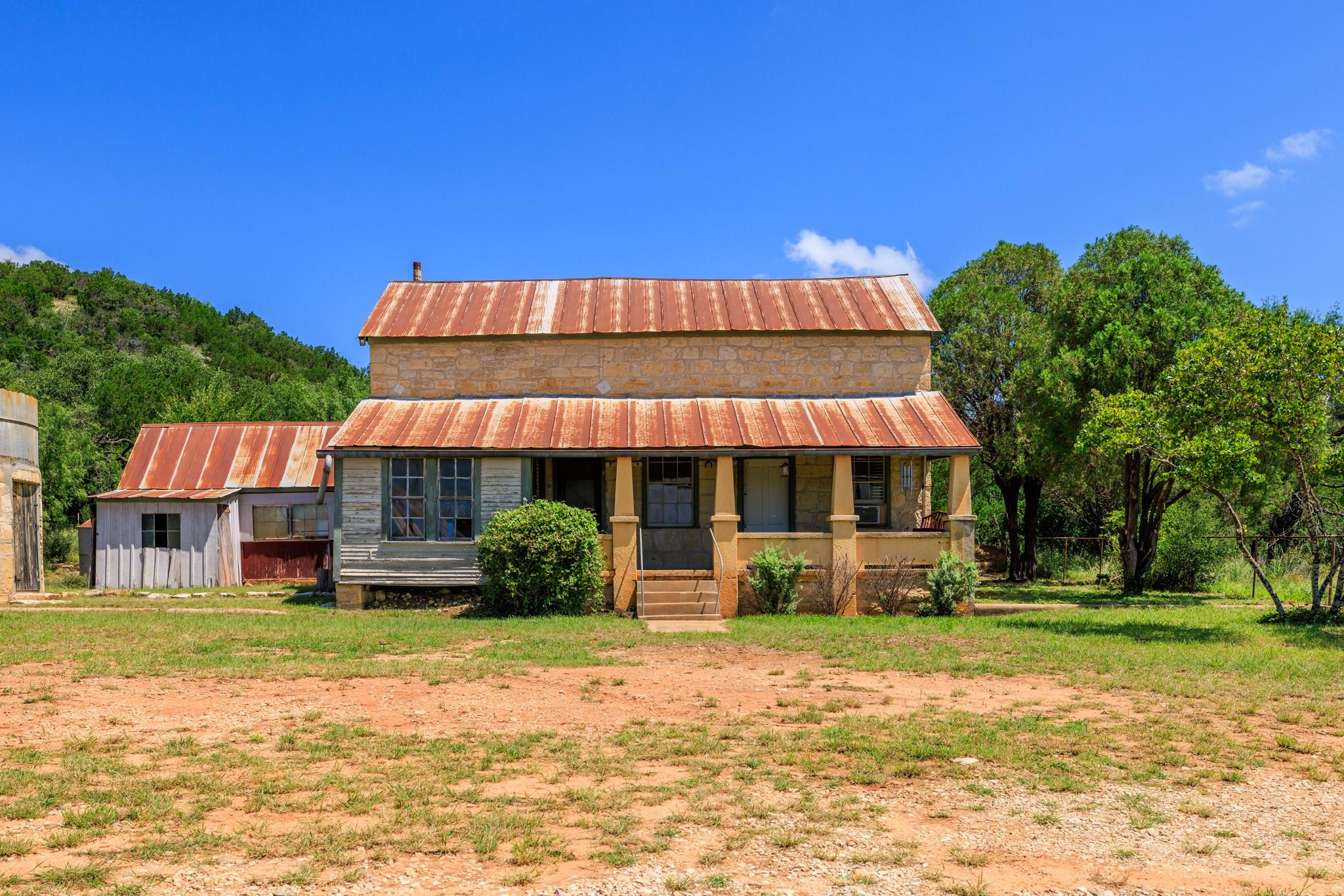 1825 Onion Creek Rd, Mason, TX 78618