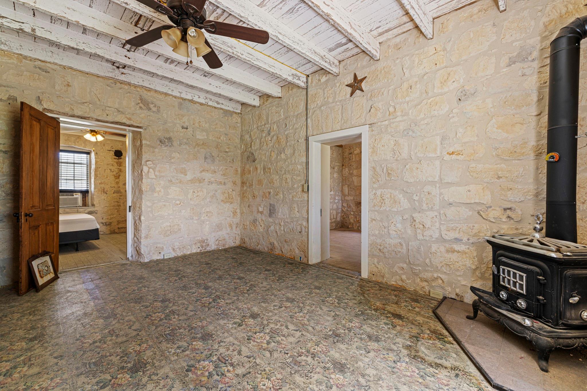 1825 Onion Creek Rd, Mason, TX 78618