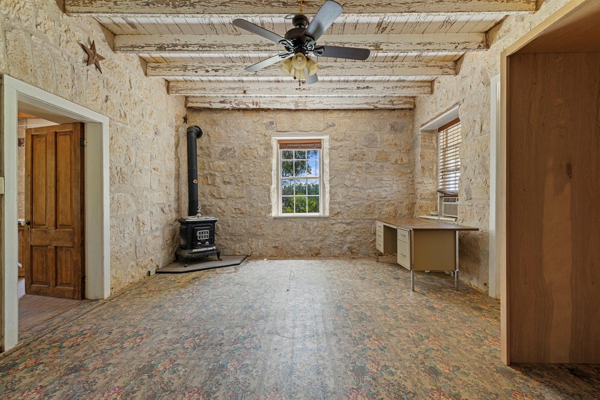 1825 Onion Creek Rd, Mason, TX 78618