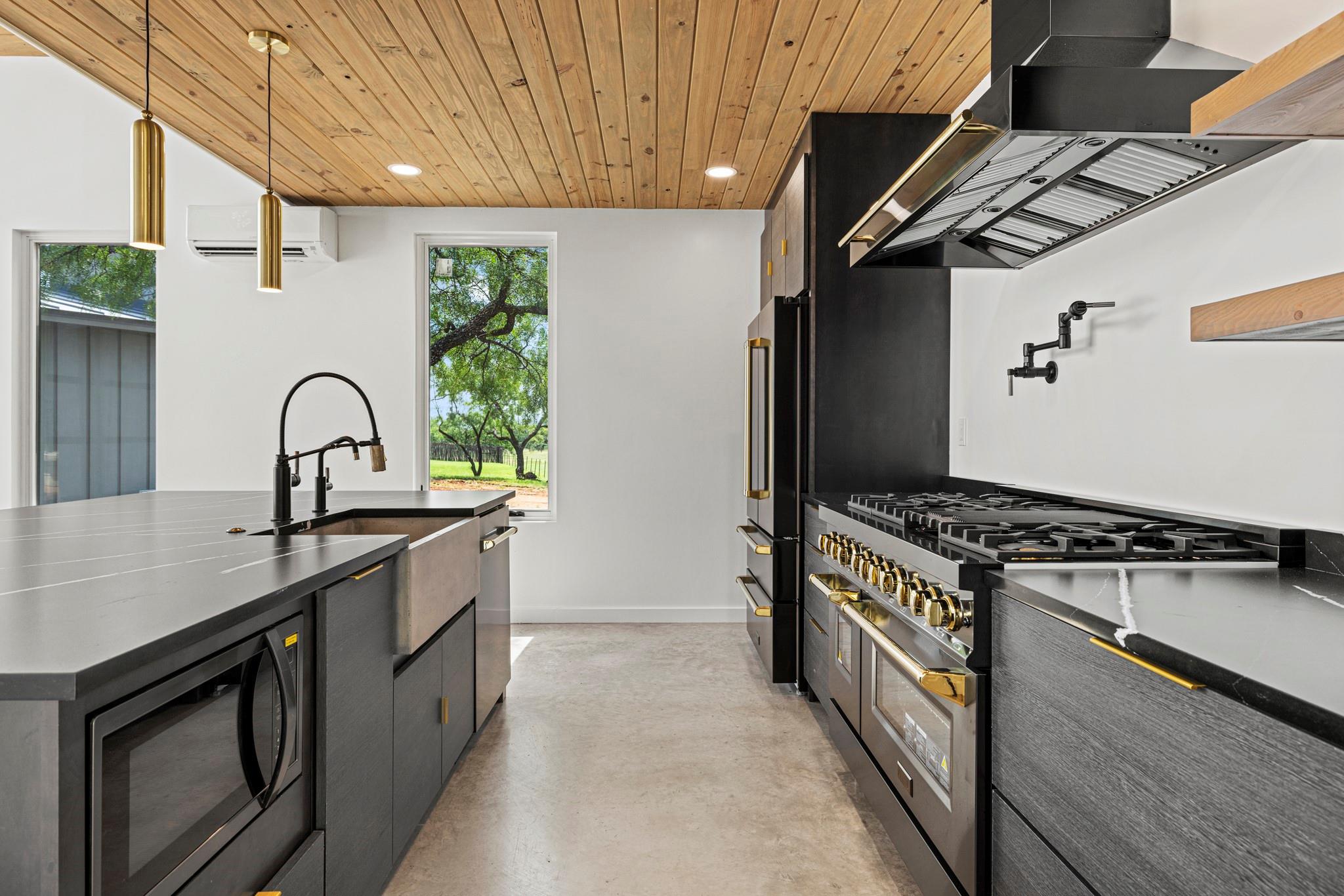 1825 Onion Creek Rd, Mason, TX 78618