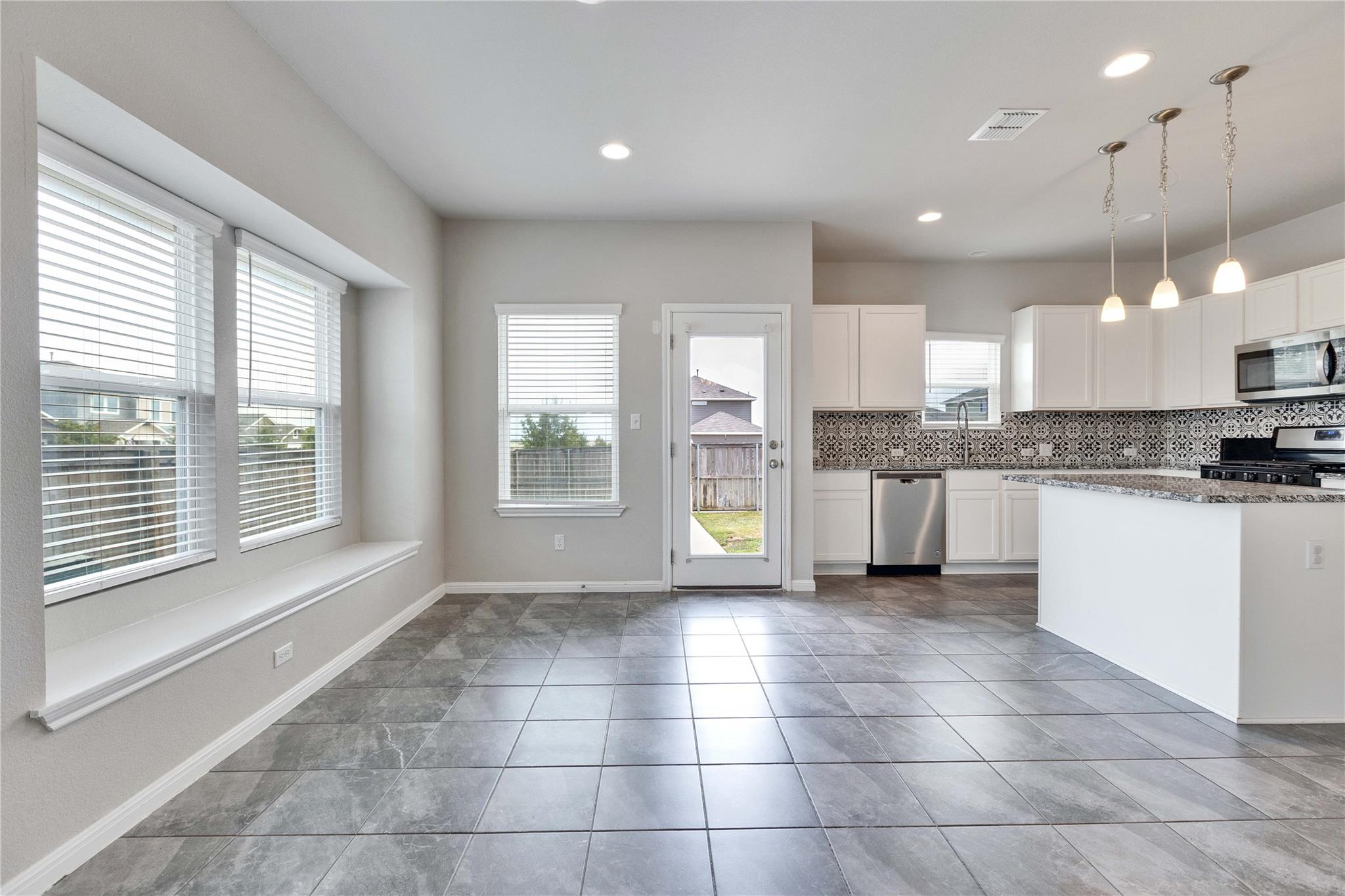 1109 Esplanade Pkwy, San Marcos, TX 78666