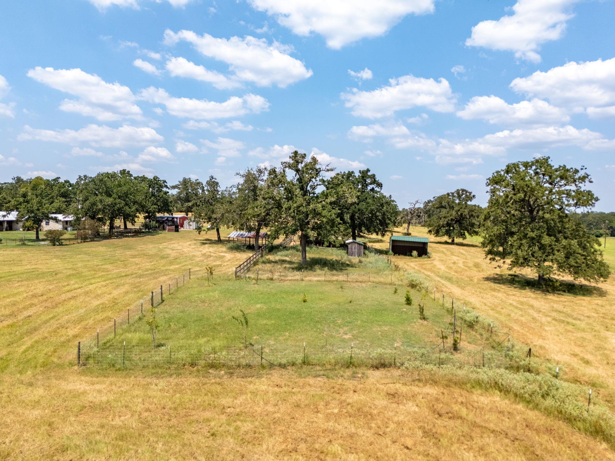 1045 Private Road 7005, Lexington, TX 78947