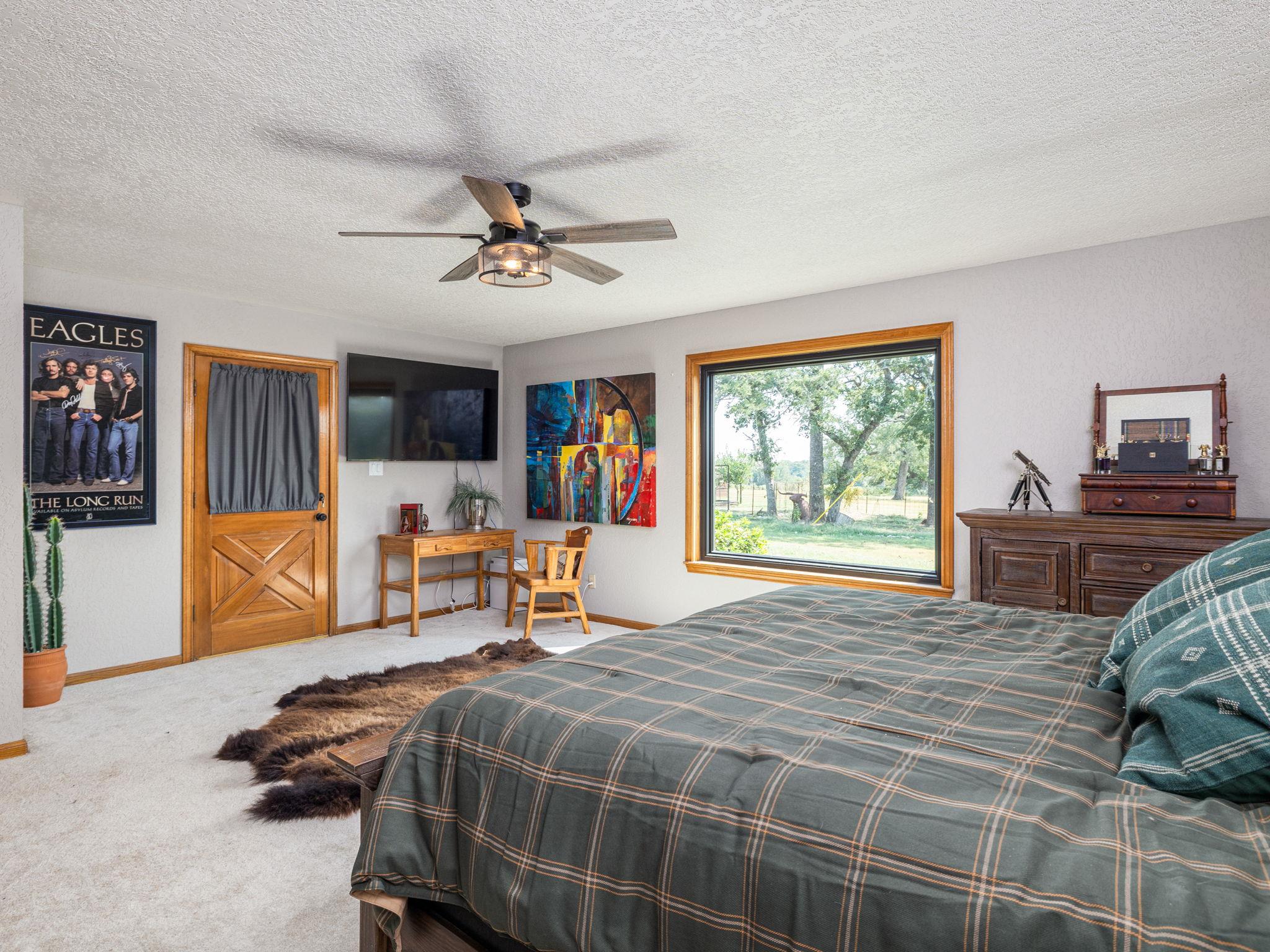 1045 Private Road 7005, Lexington, TX 78947