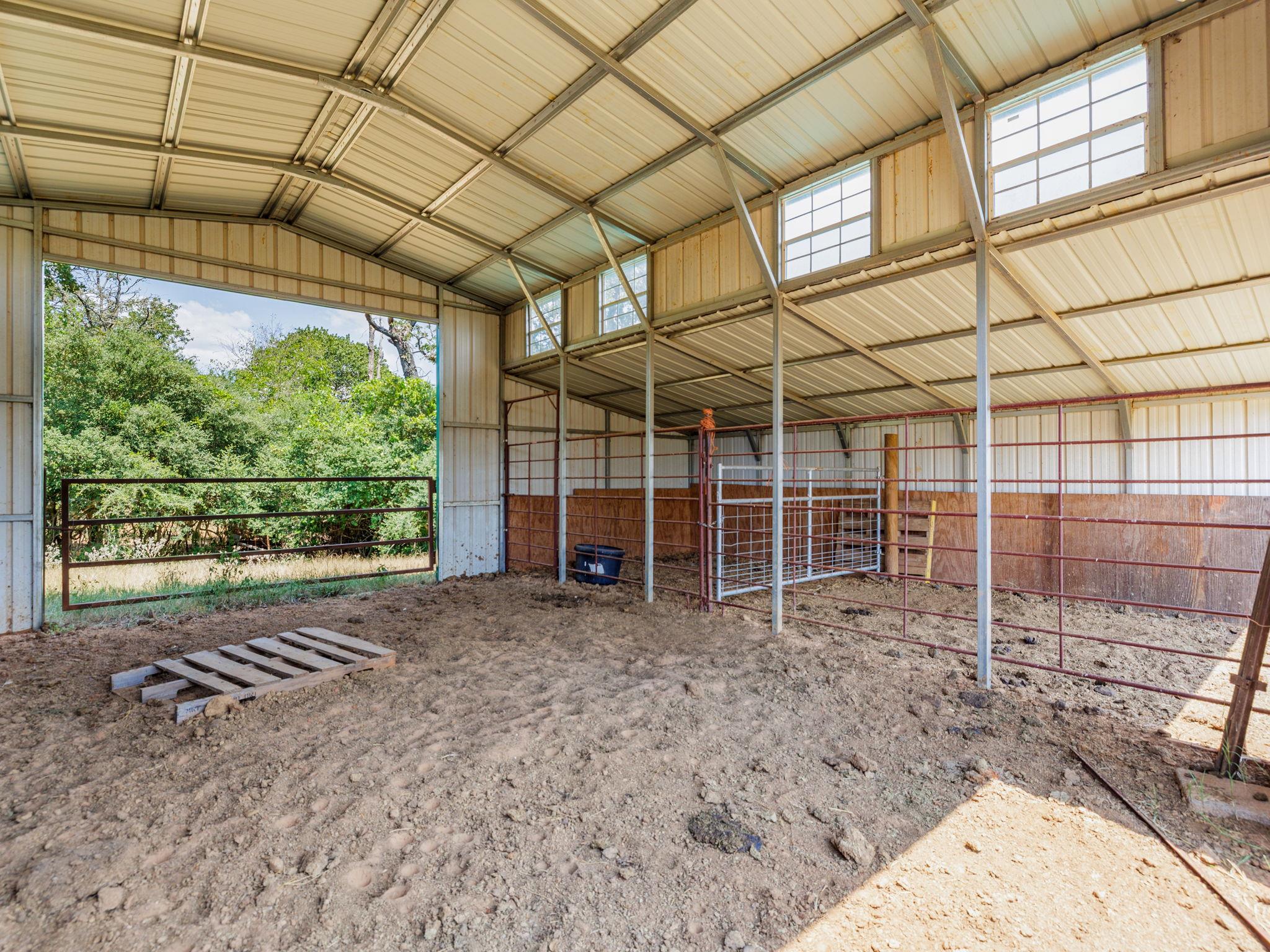 1045 Private Road 7005, Lexington, TX 78947