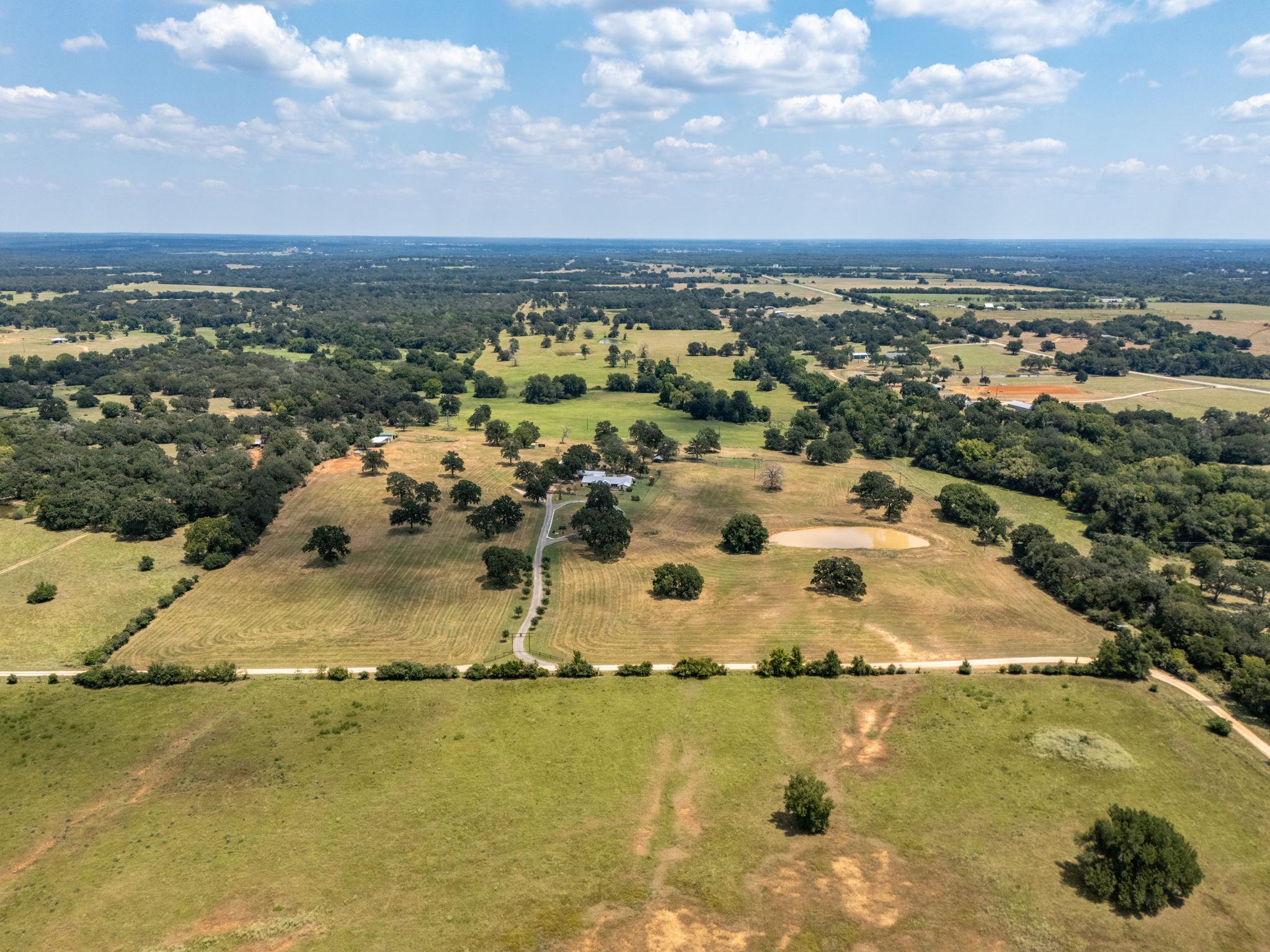 1045 Private Road 7005, Lexington, TX 78947