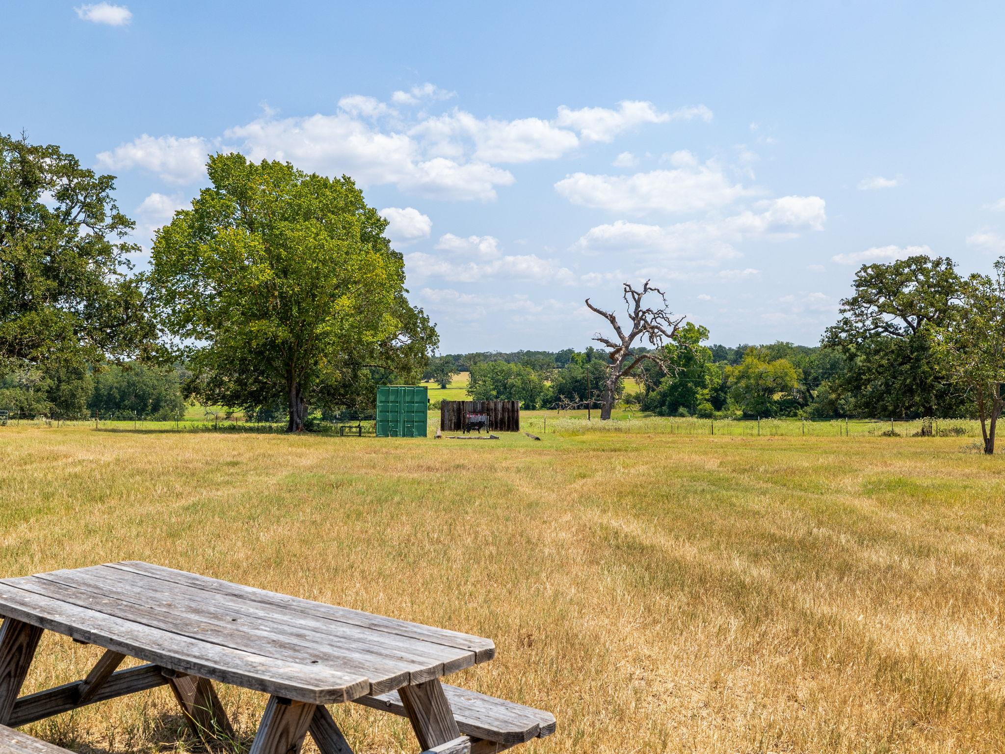 1045 Private Road 7005, Lexington, TX 78947