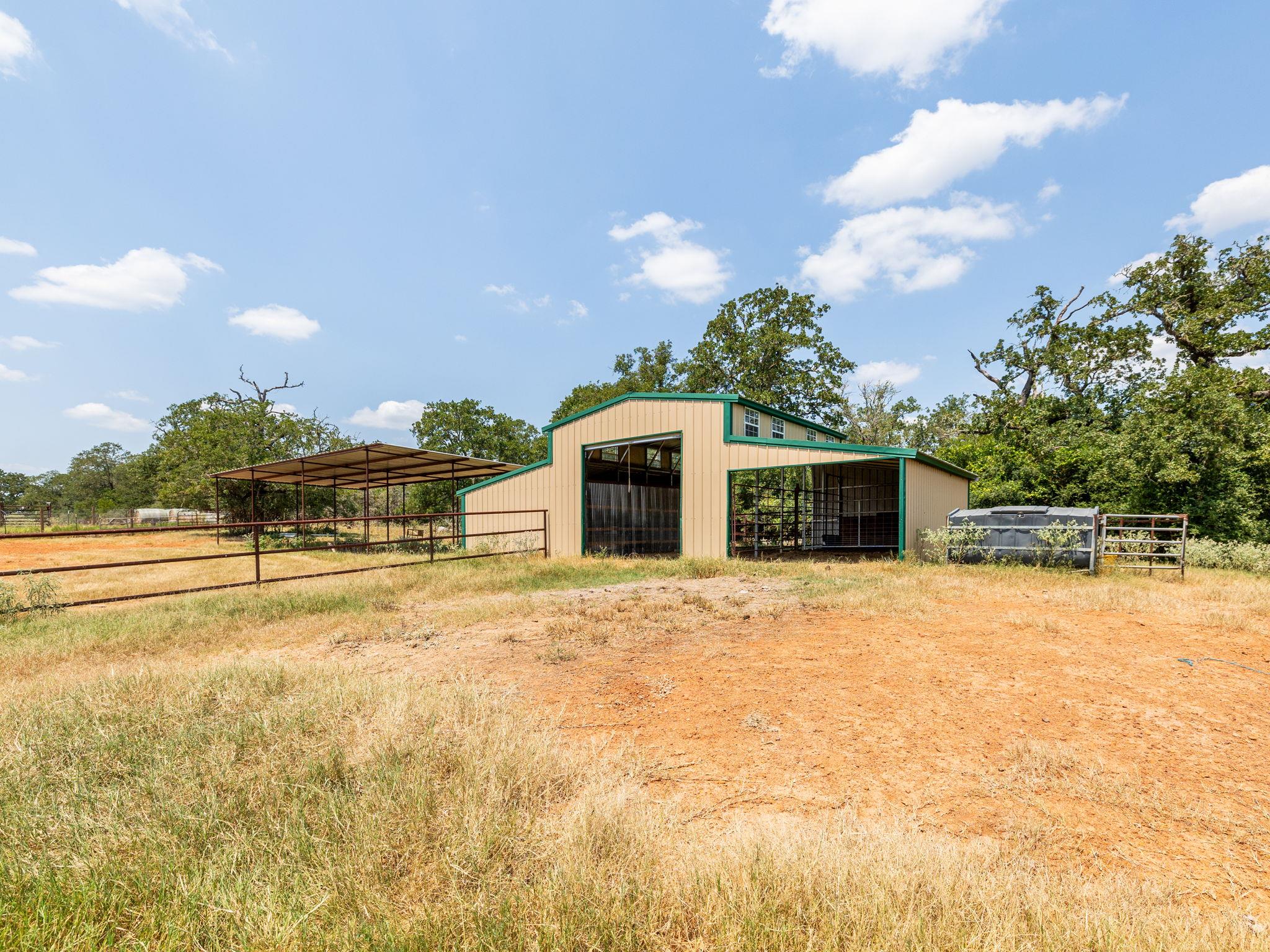 1045 Private Road 7005, Lexington, TX 78947