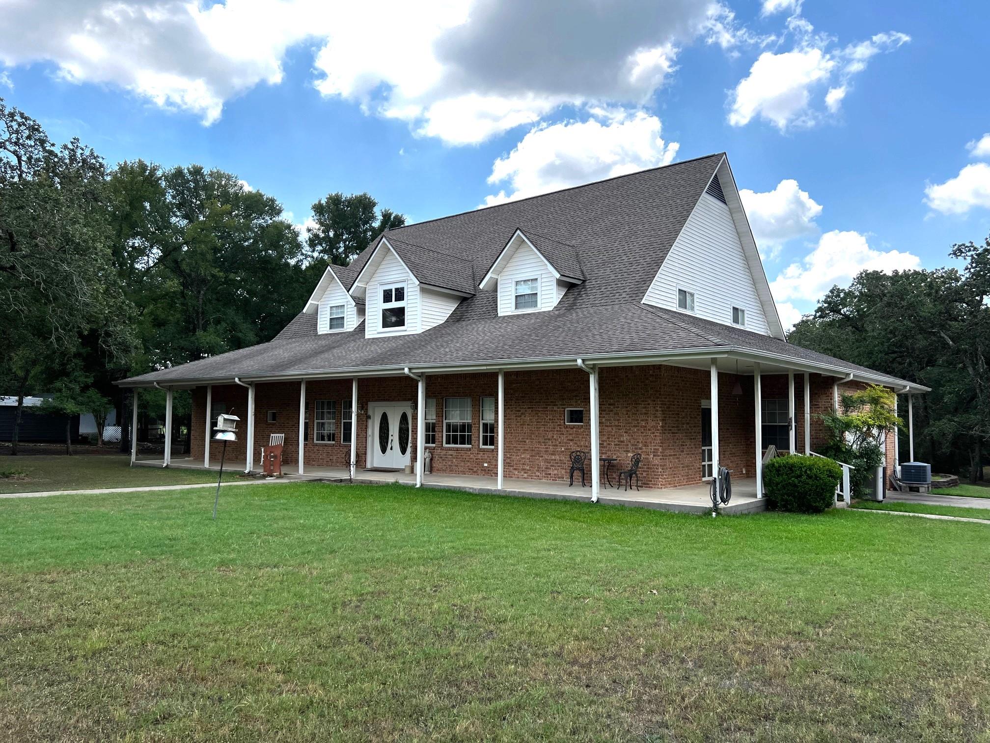 730 Panorama Rd, La Grange, TX 78945