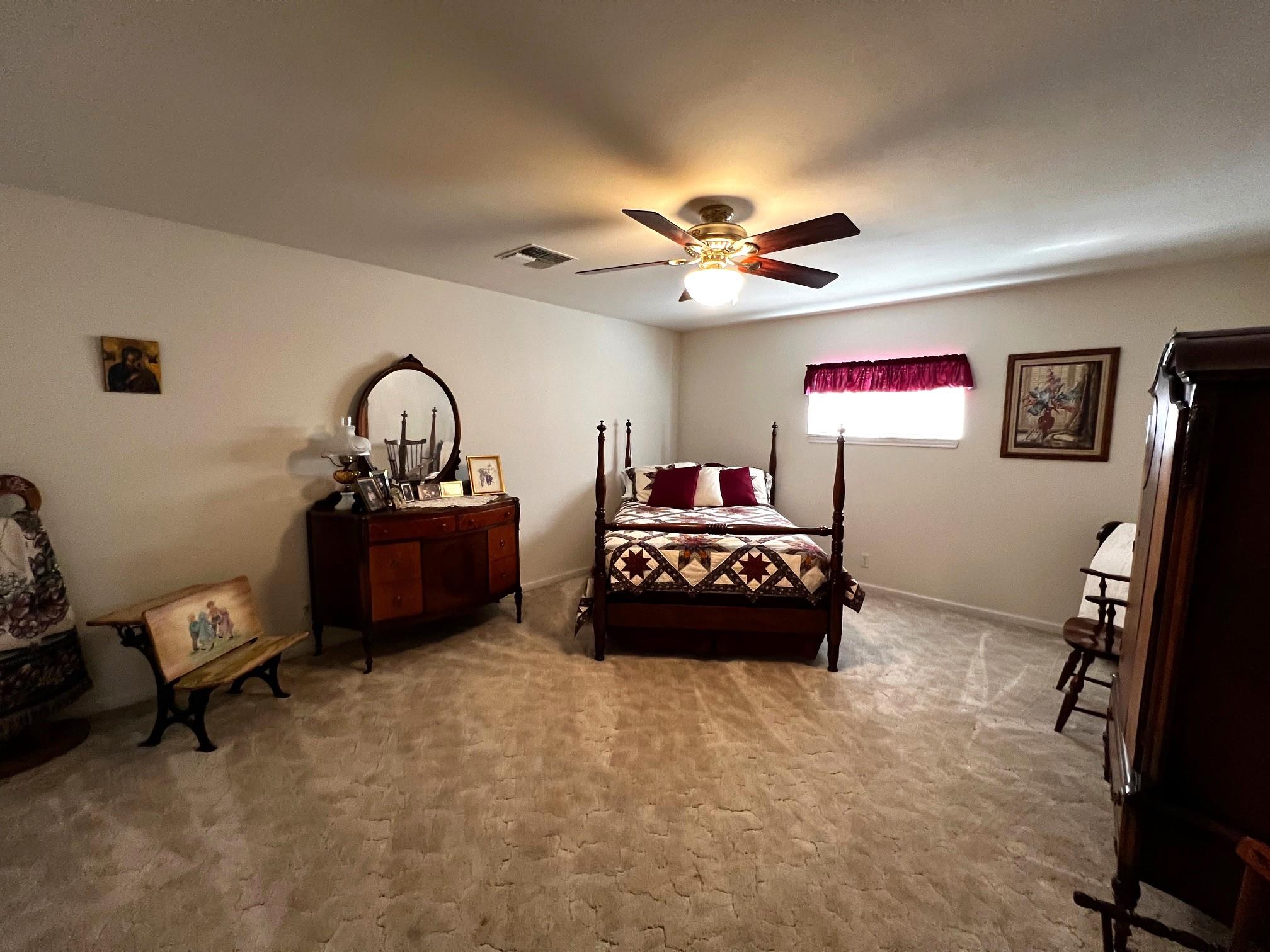 730 Panorama Rd, La Grange, TX 78945