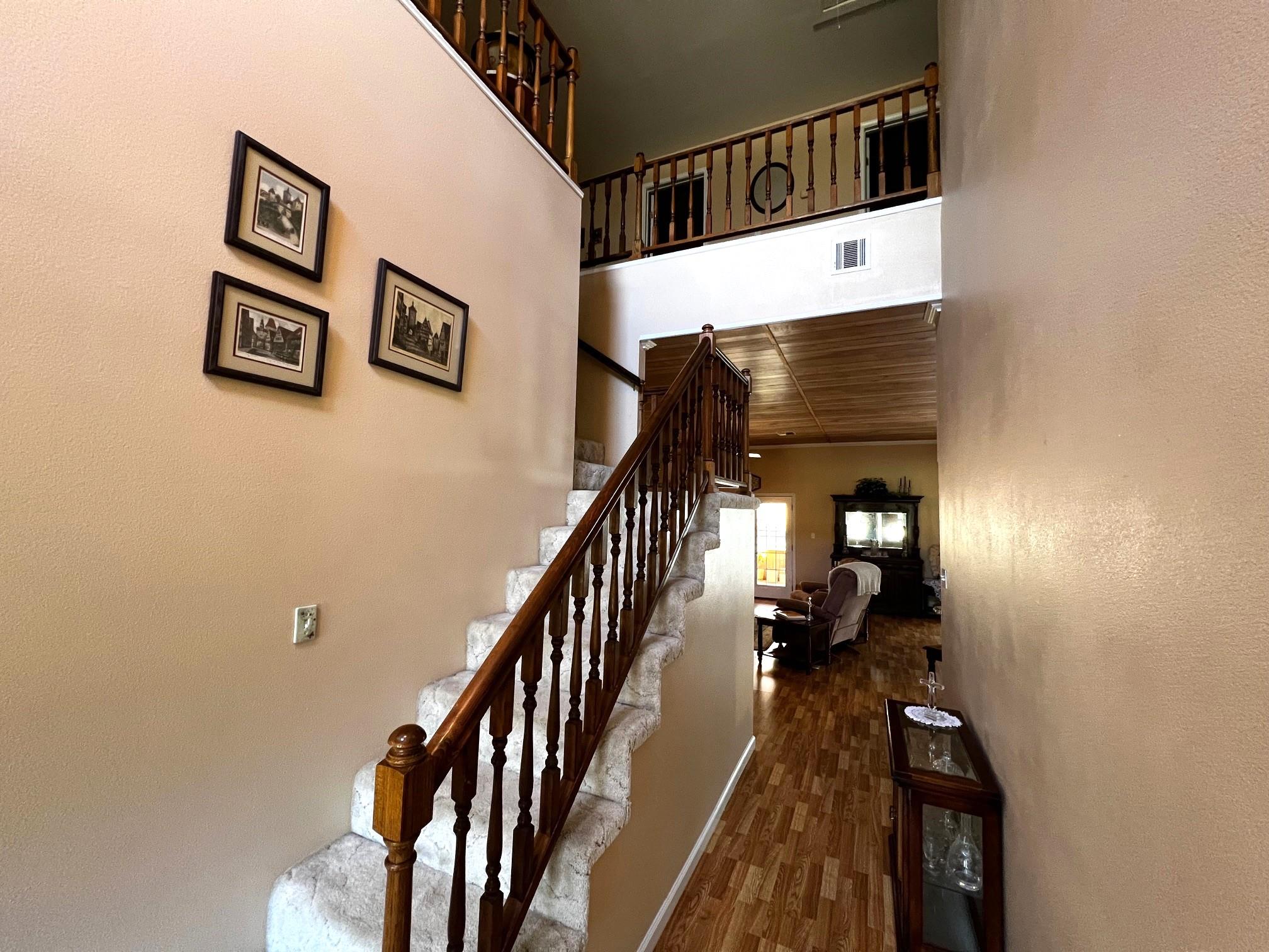 730 Panorama Rd, La Grange, TX 78945