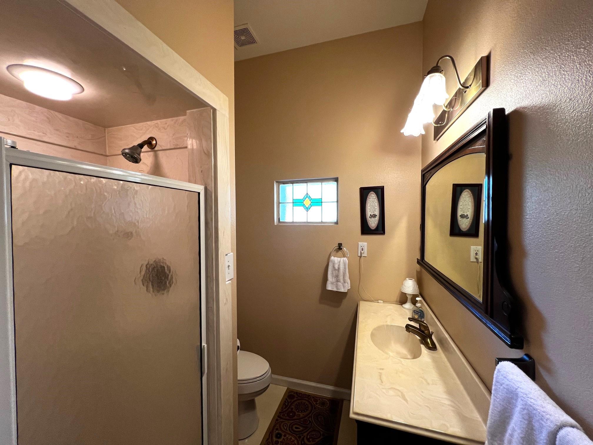 730 Panorama Rd, La Grange, TX 78945