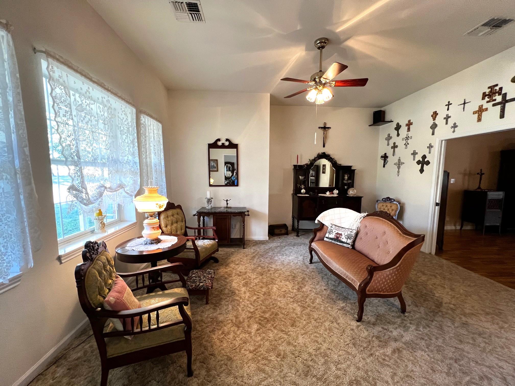 730 Panorama Rd, La Grange, TX 78945