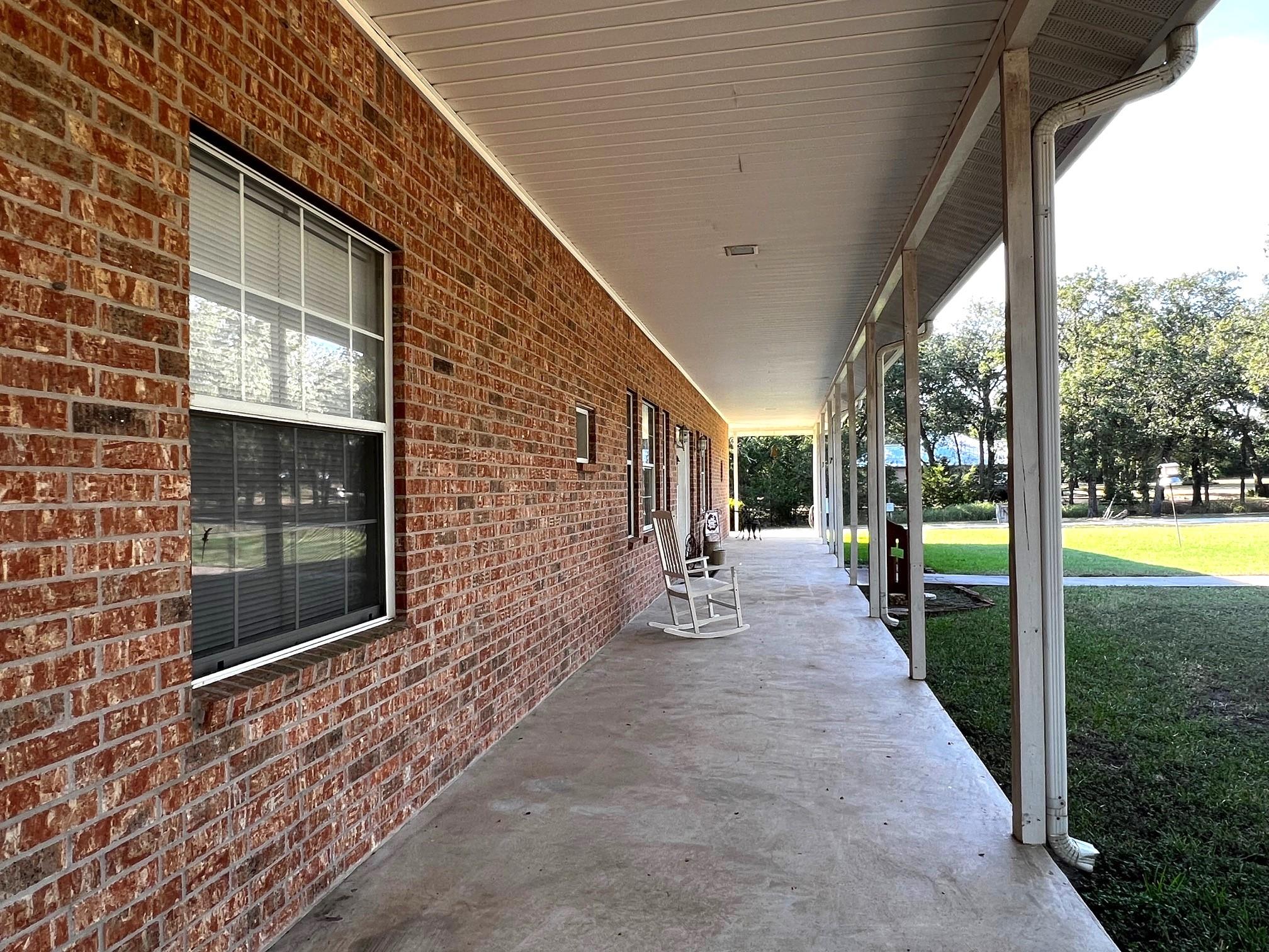 730 Panorama Rd, La Grange, TX 78945