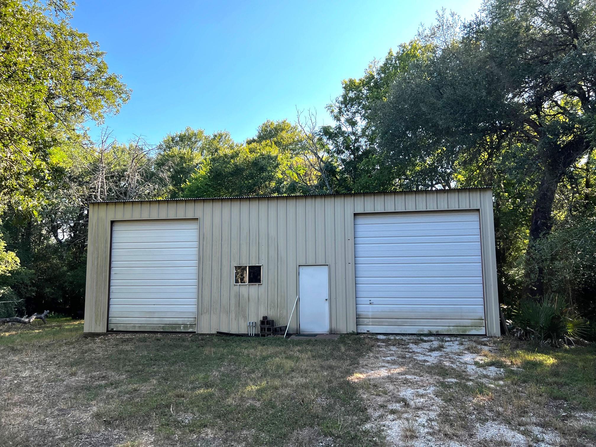 730 Panorama Rd, La Grange, TX 78945