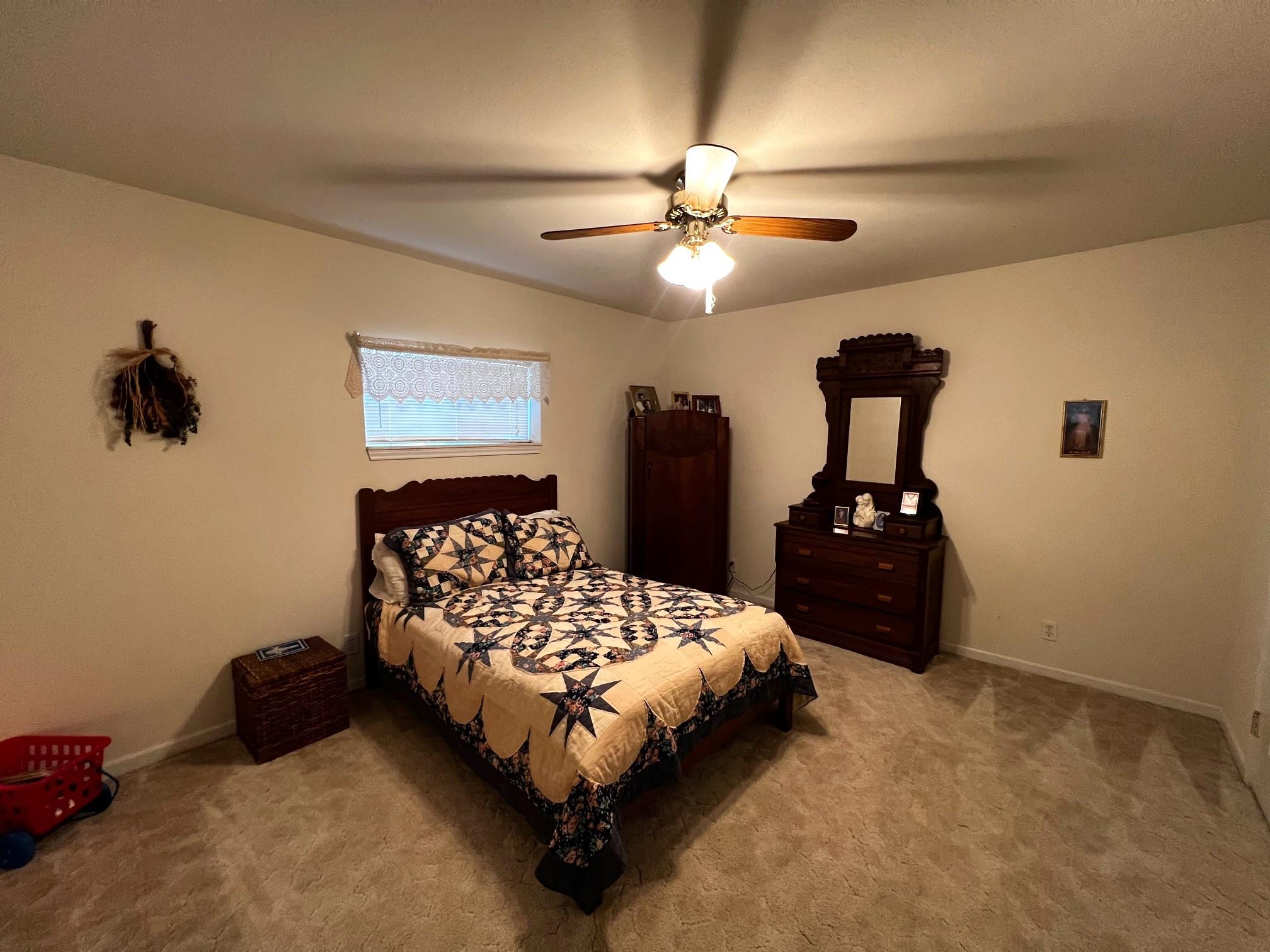 730 Panorama Rd, La Grange, TX 78945