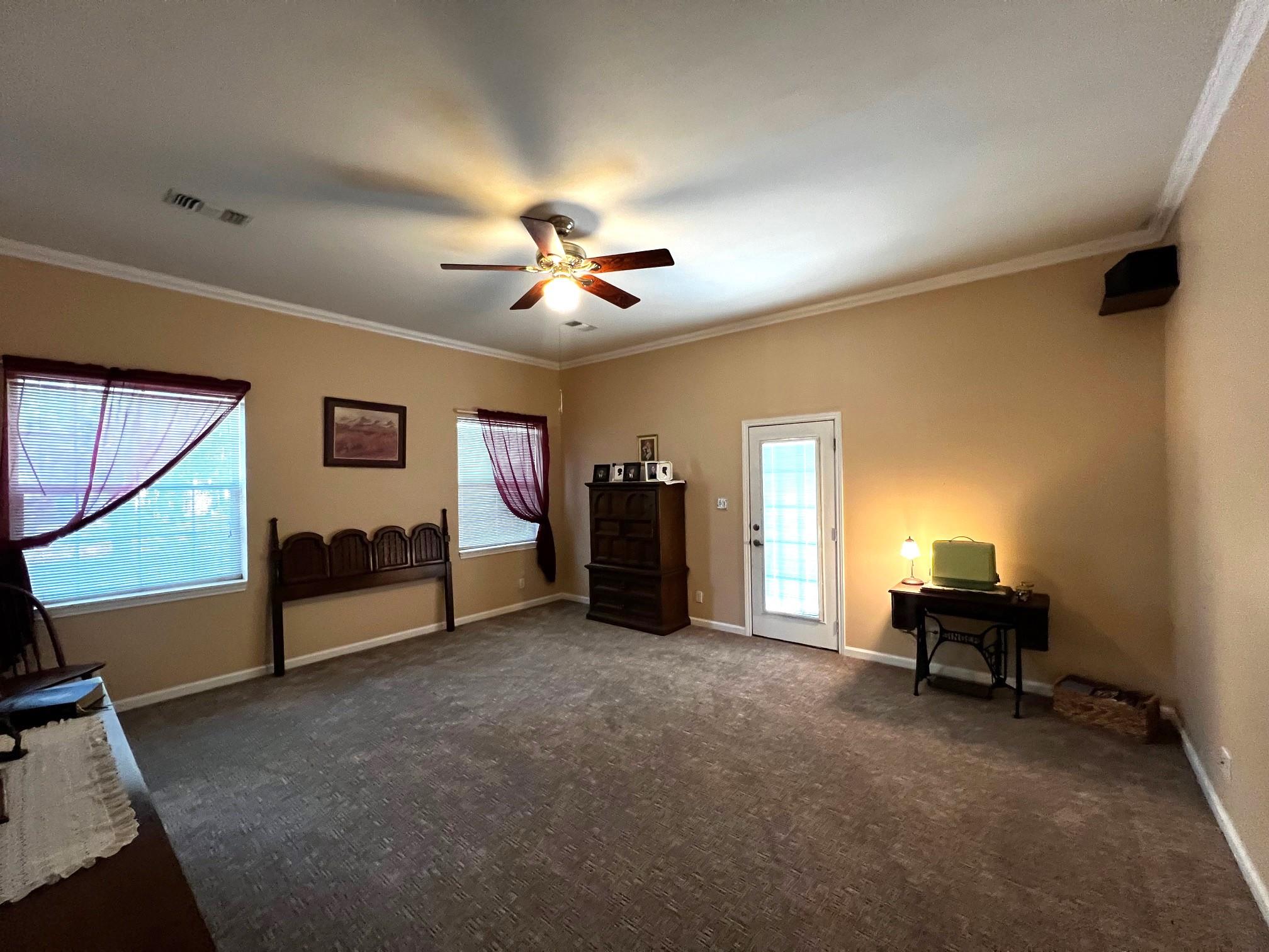 730 Panorama Rd, La Grange, TX 78945