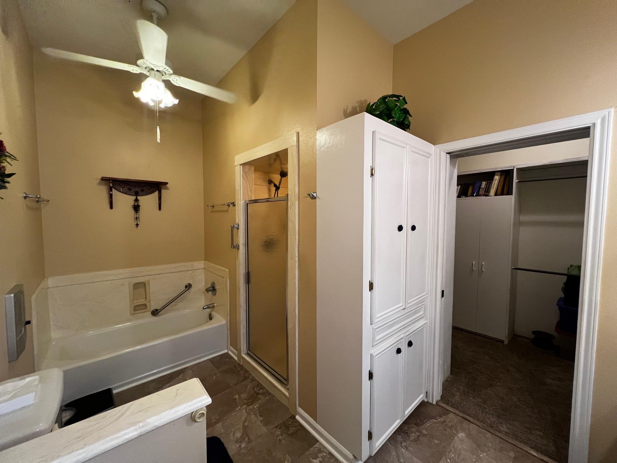 730 Panorama Rd, La Grange, TX 78945