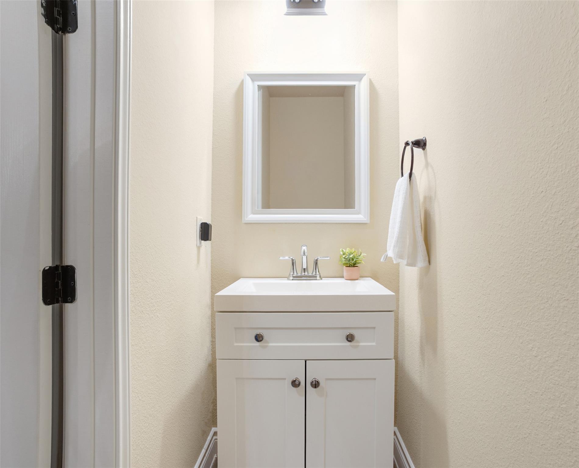 121 E Adelanta Pl, Round Rock, TX 78681