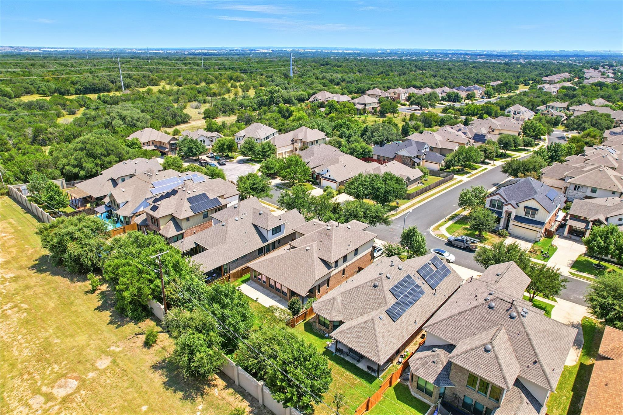 121 E Adelanta Pl, Round Rock, TX 78681