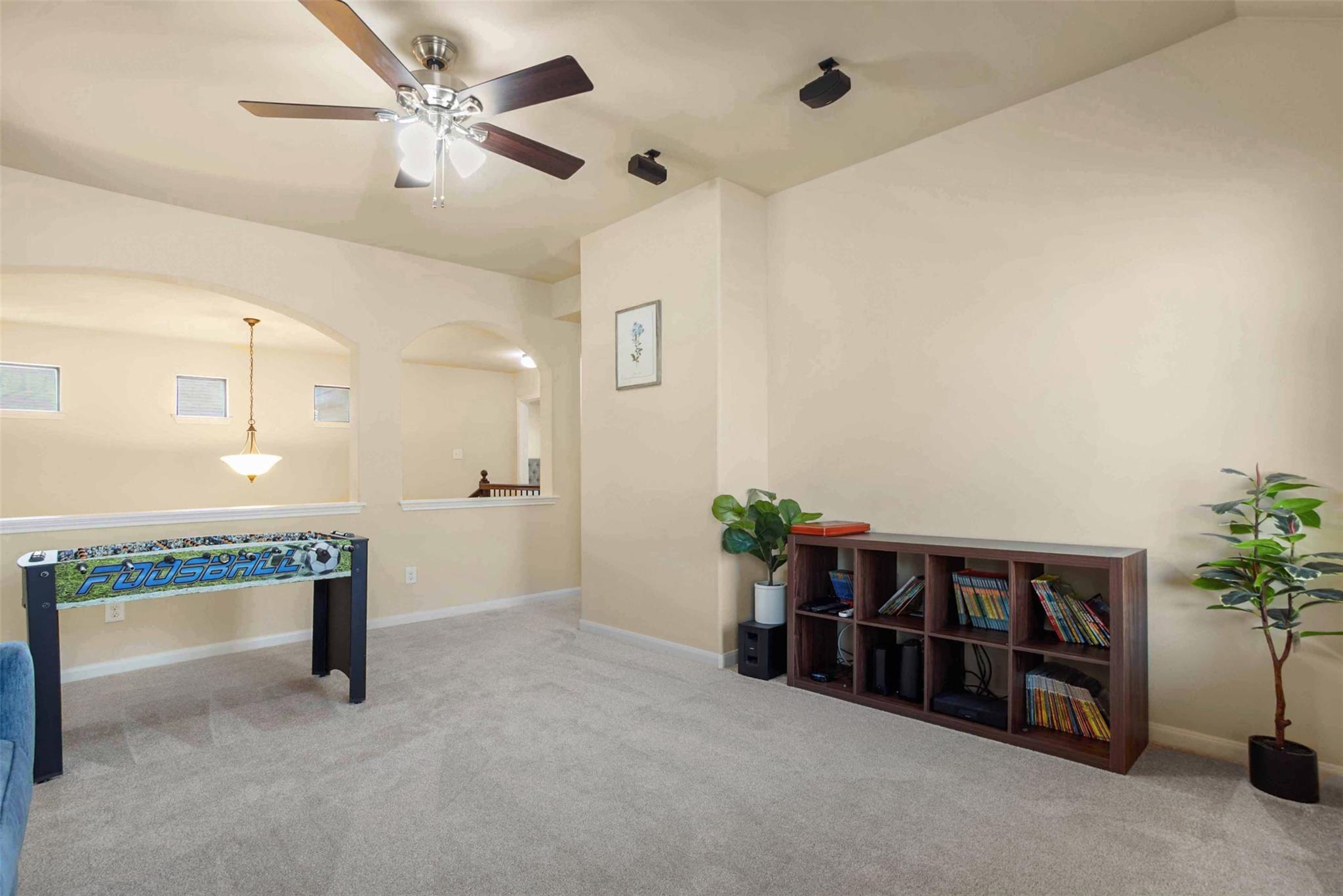 121 E Adelanta Pl, Round Rock, TX 78681