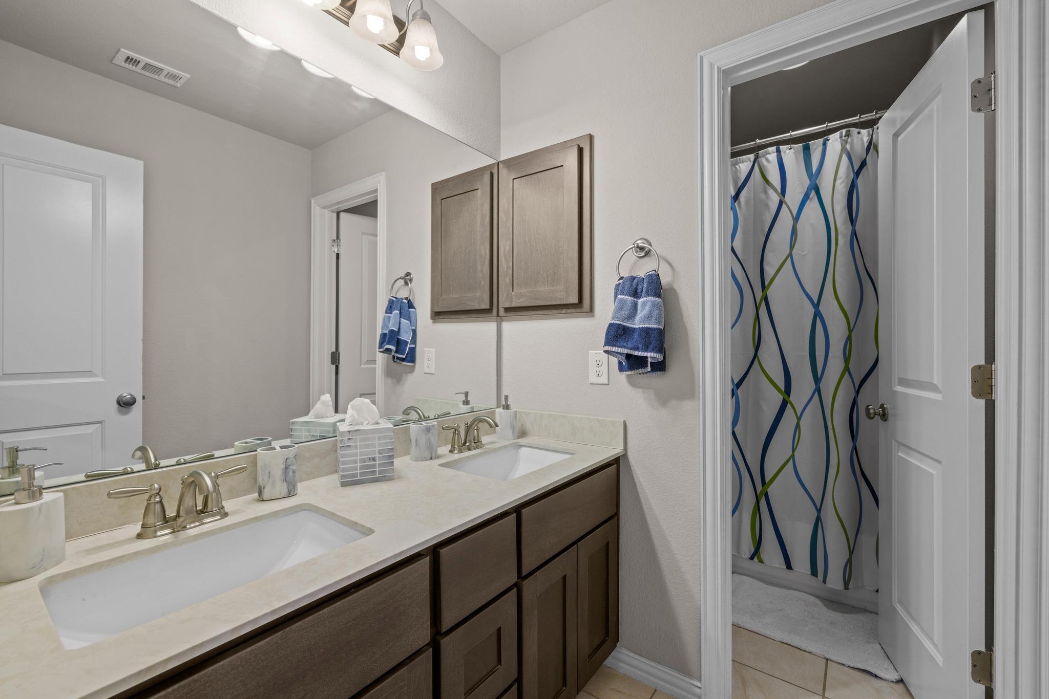 7300 Tessera Pkwy, Lago Vista, TX 78645