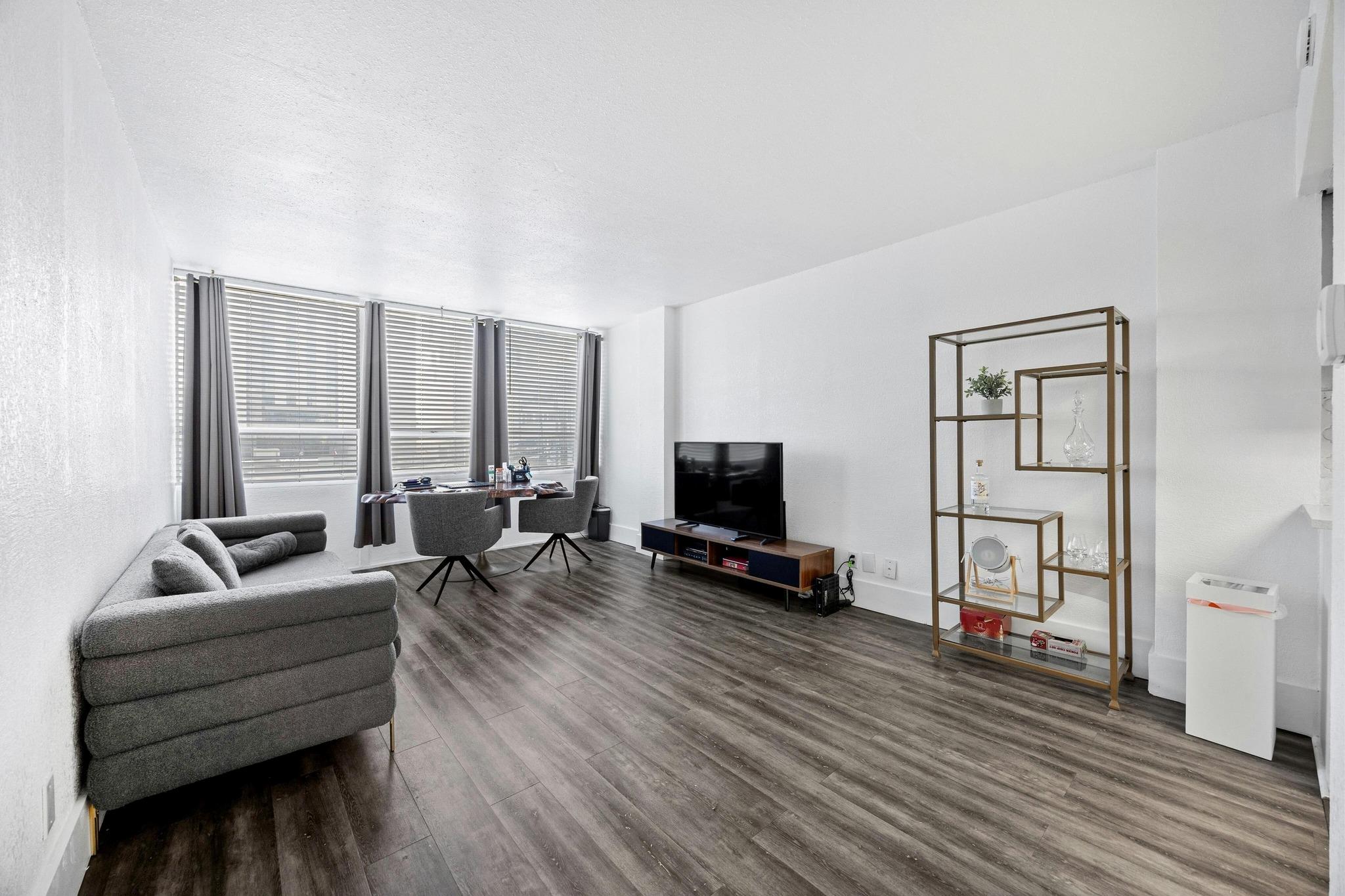 1800 Lavaca St # A-201, Austin, TX 78701