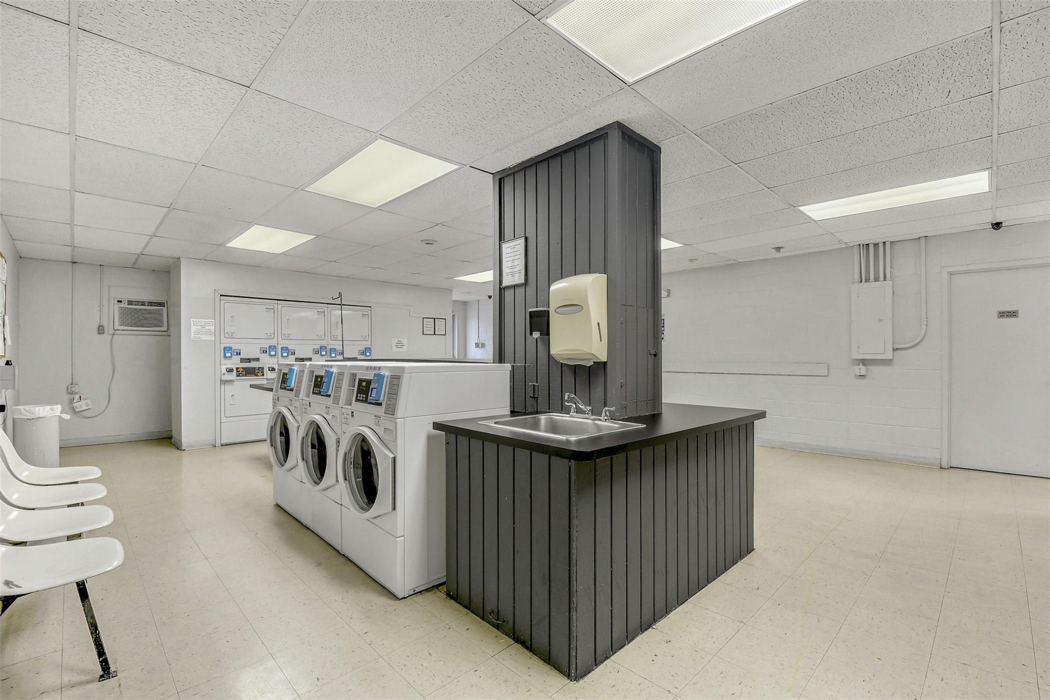 1800 Lavaca St # A-201, Austin, TX 78701