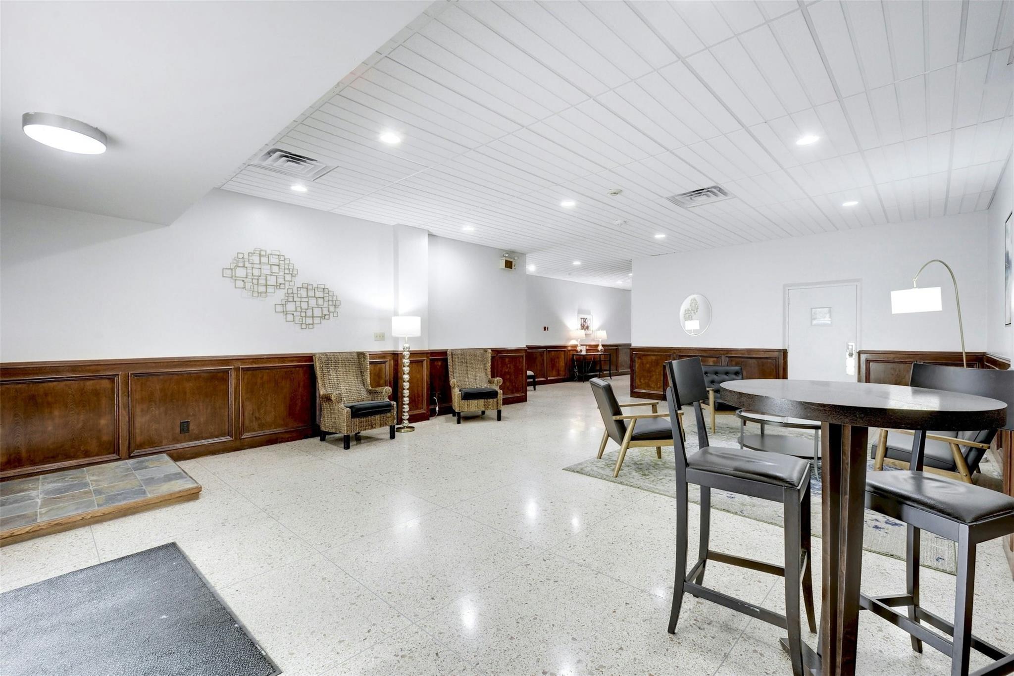 1800 Lavaca St # A-201, Austin, TX 78701