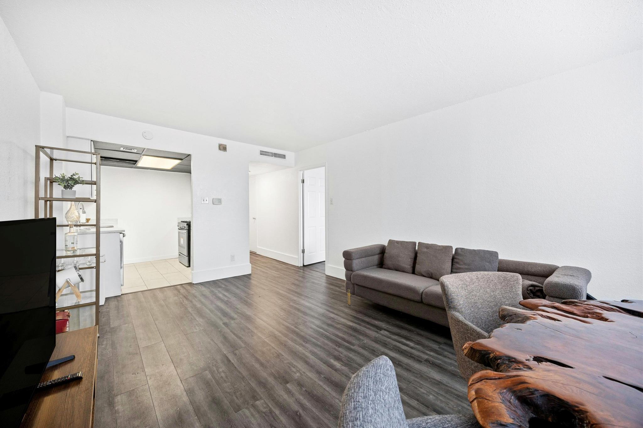 1800 Lavaca St # A-201, Austin, TX 78701