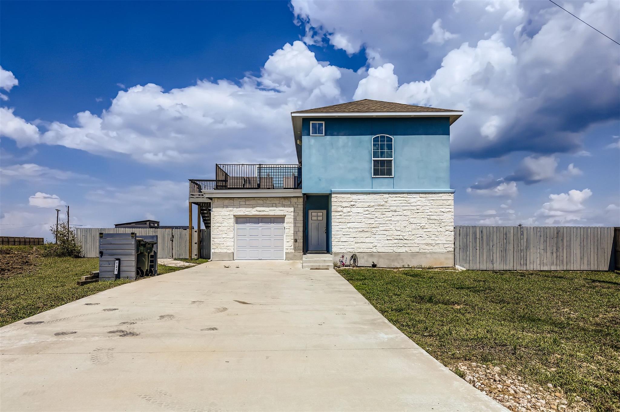 127 Juanita Ct, Del Valle, TX 78617