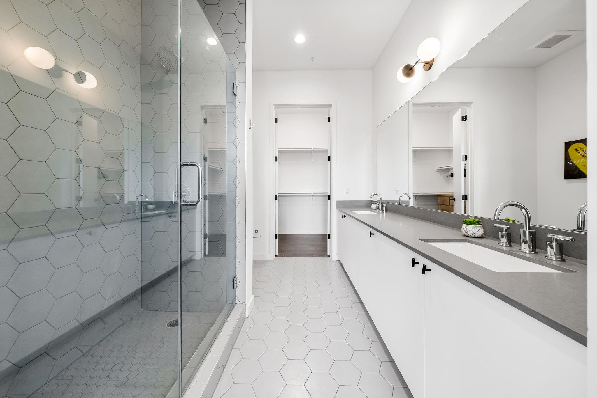 800 Embassy Dr # 337, Austin, TX 78702