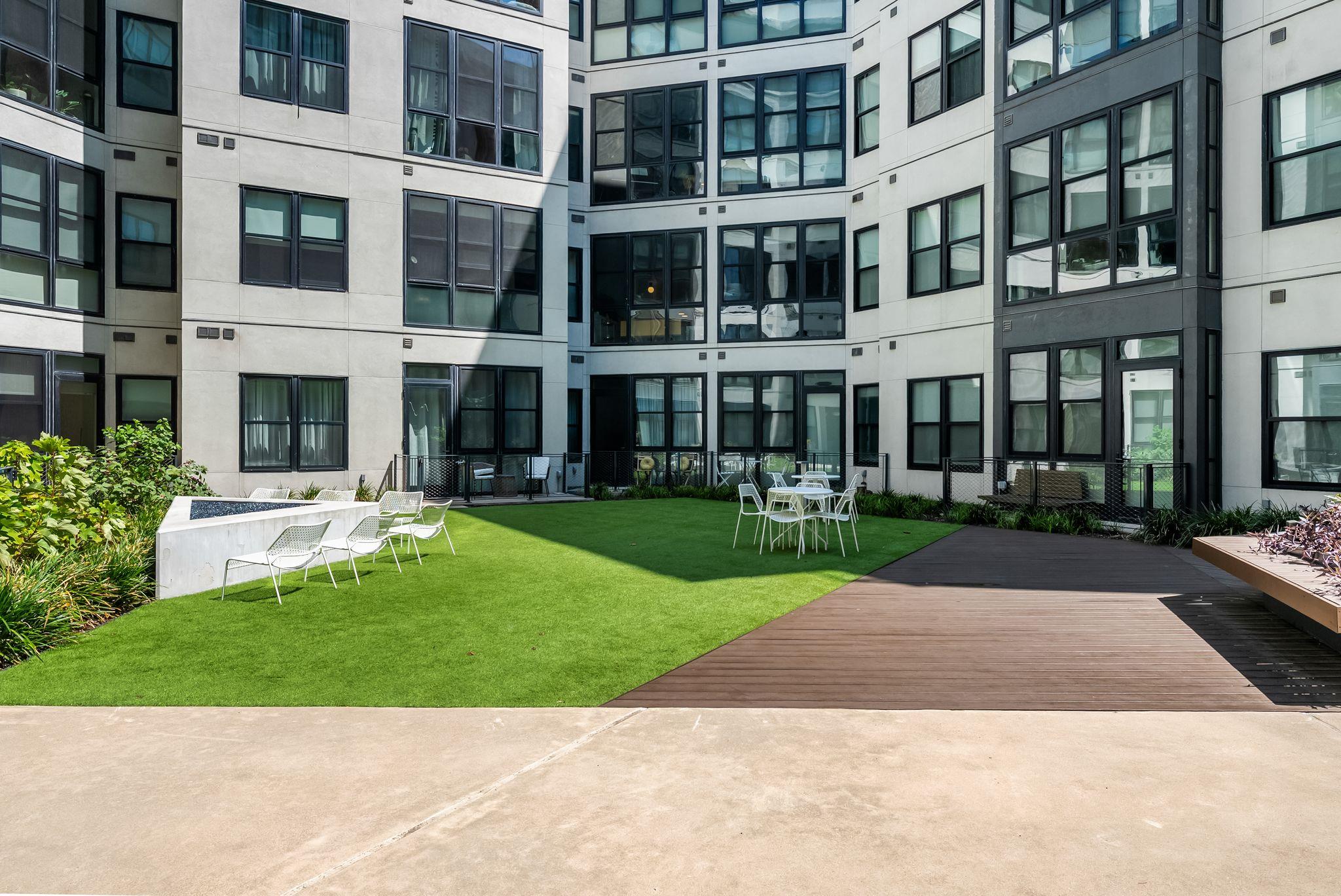 800 Embassy Dr # 337, Austin, TX 78702