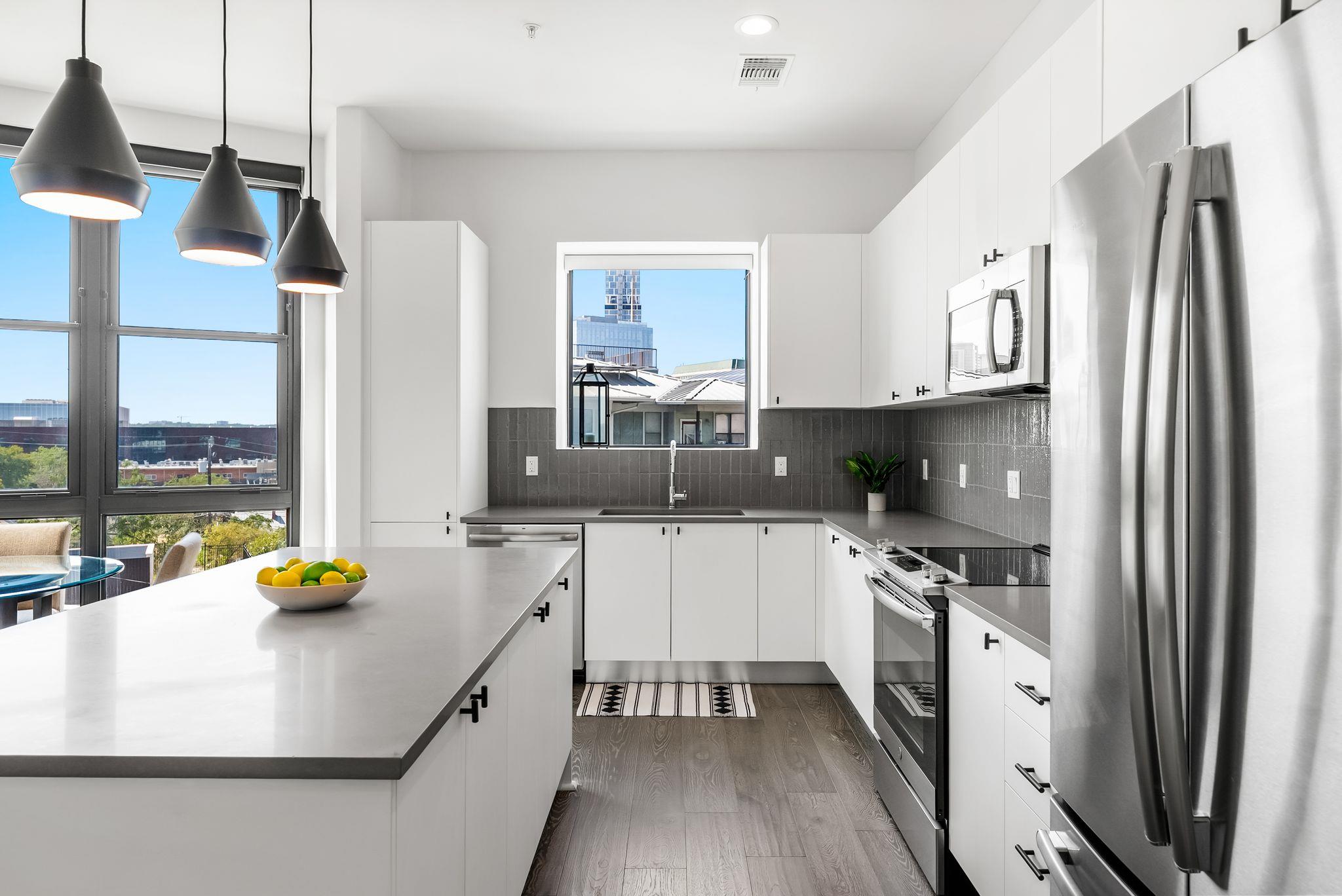 800 Embassy Dr # 337, Austin, TX 78702