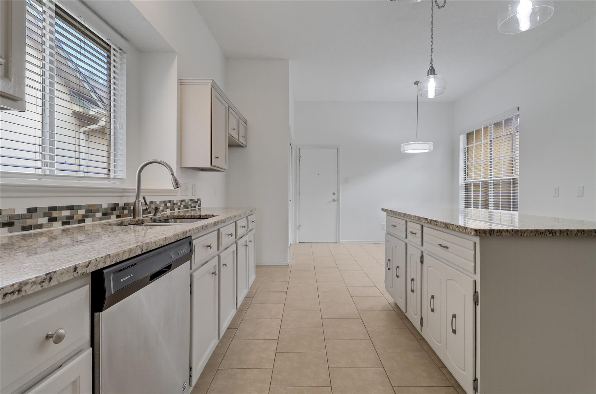 8111 Elkhorn Mountain Trl, Austin, TX 78729