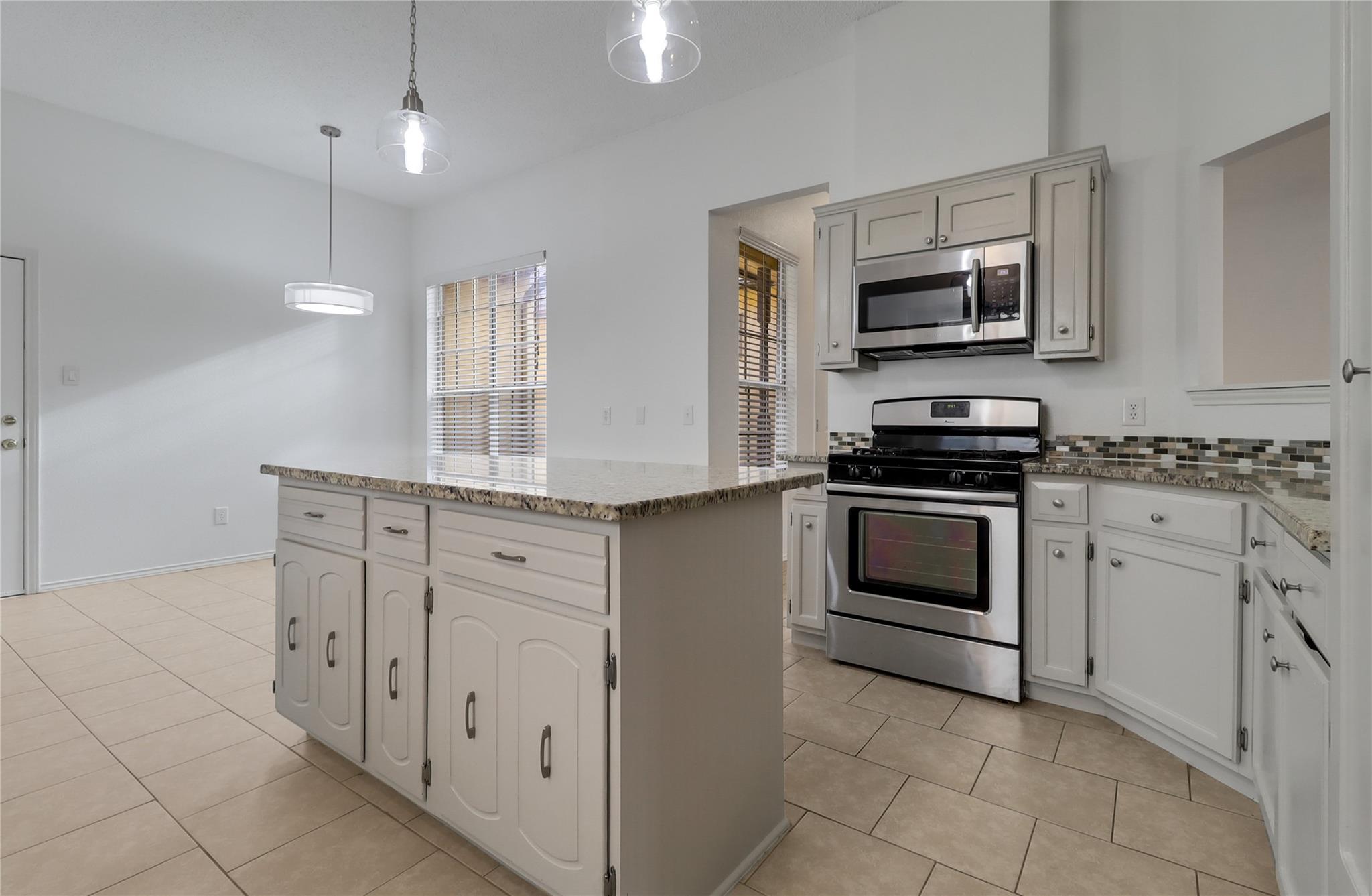 8111 Elkhorn Mountain Trl, Austin, TX 78729