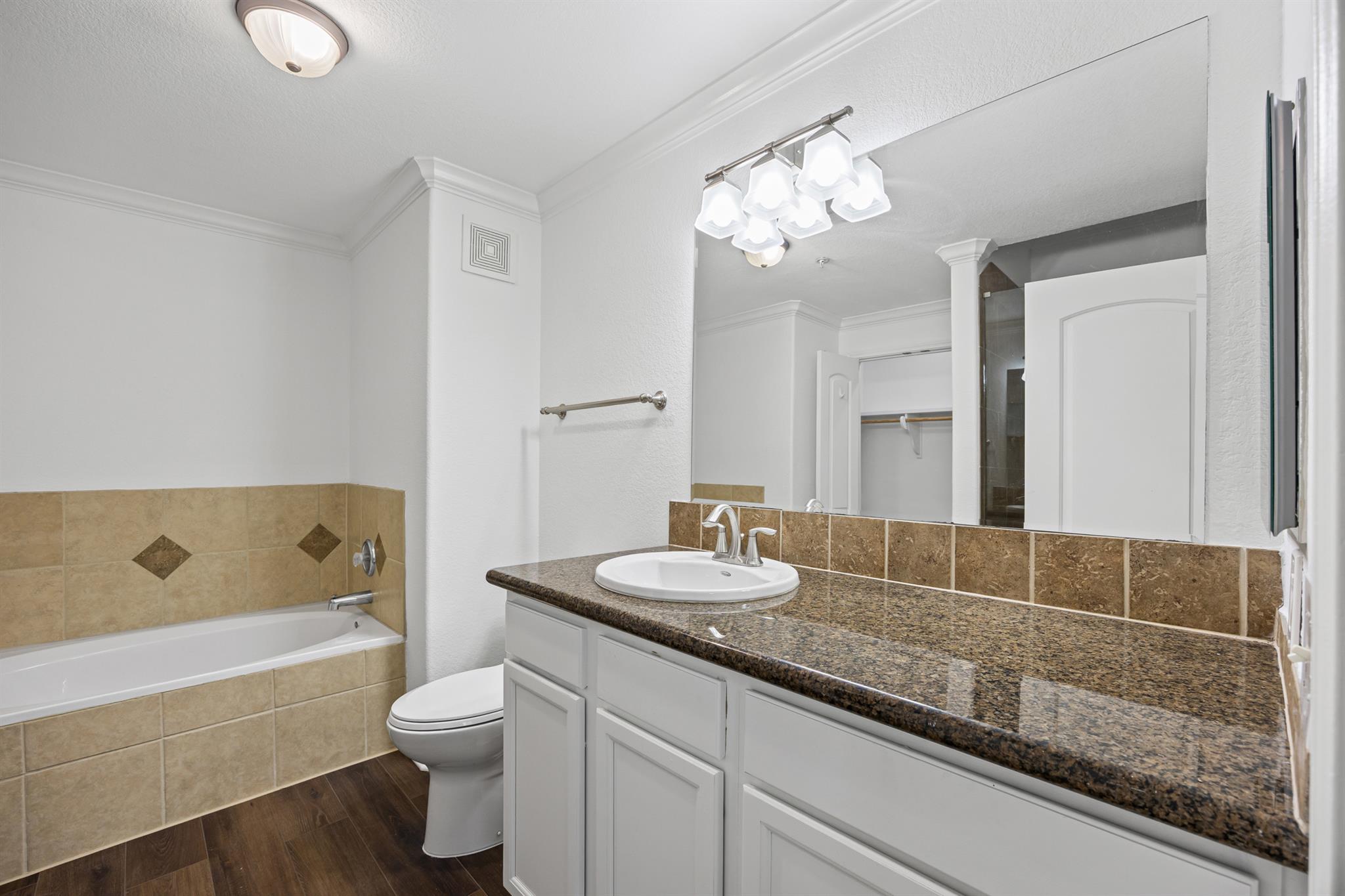 6810 Deatonhill Dr # 2101, Austin, TX 78745