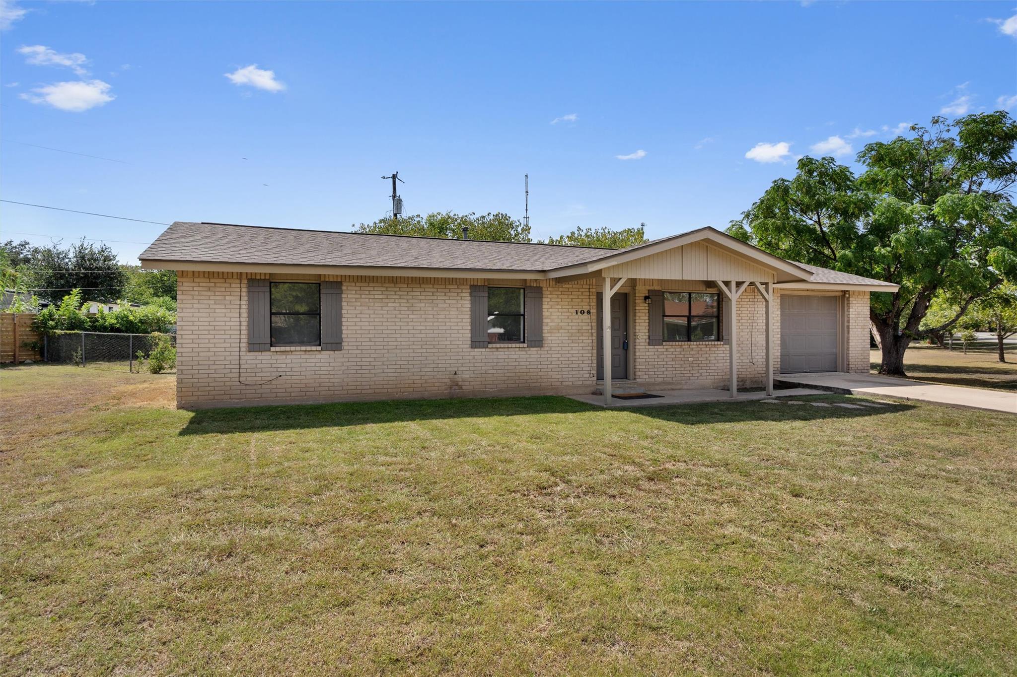 108 Hitching Post Dr, Kyle, TX 78640